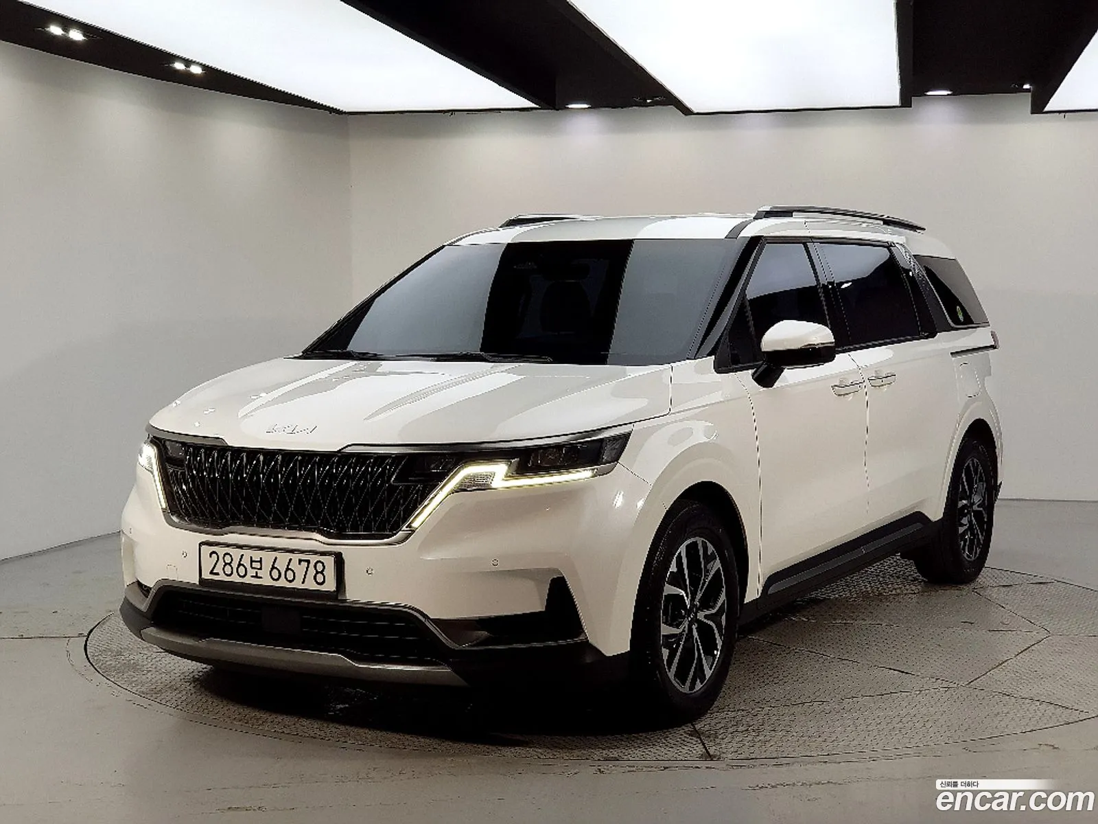 Kia Carnival 2022 — 2