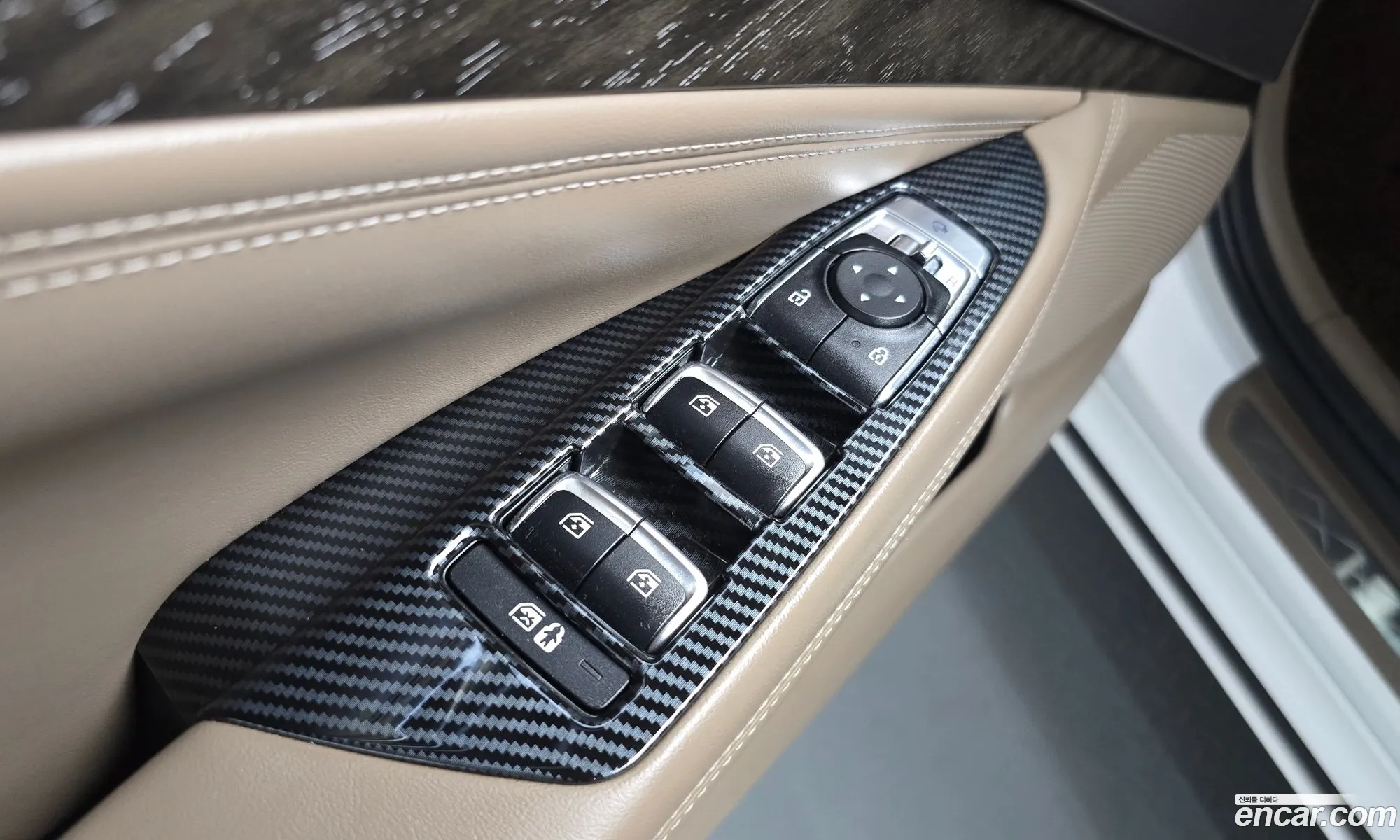 Kia K8 Hybrid 2022 — 18