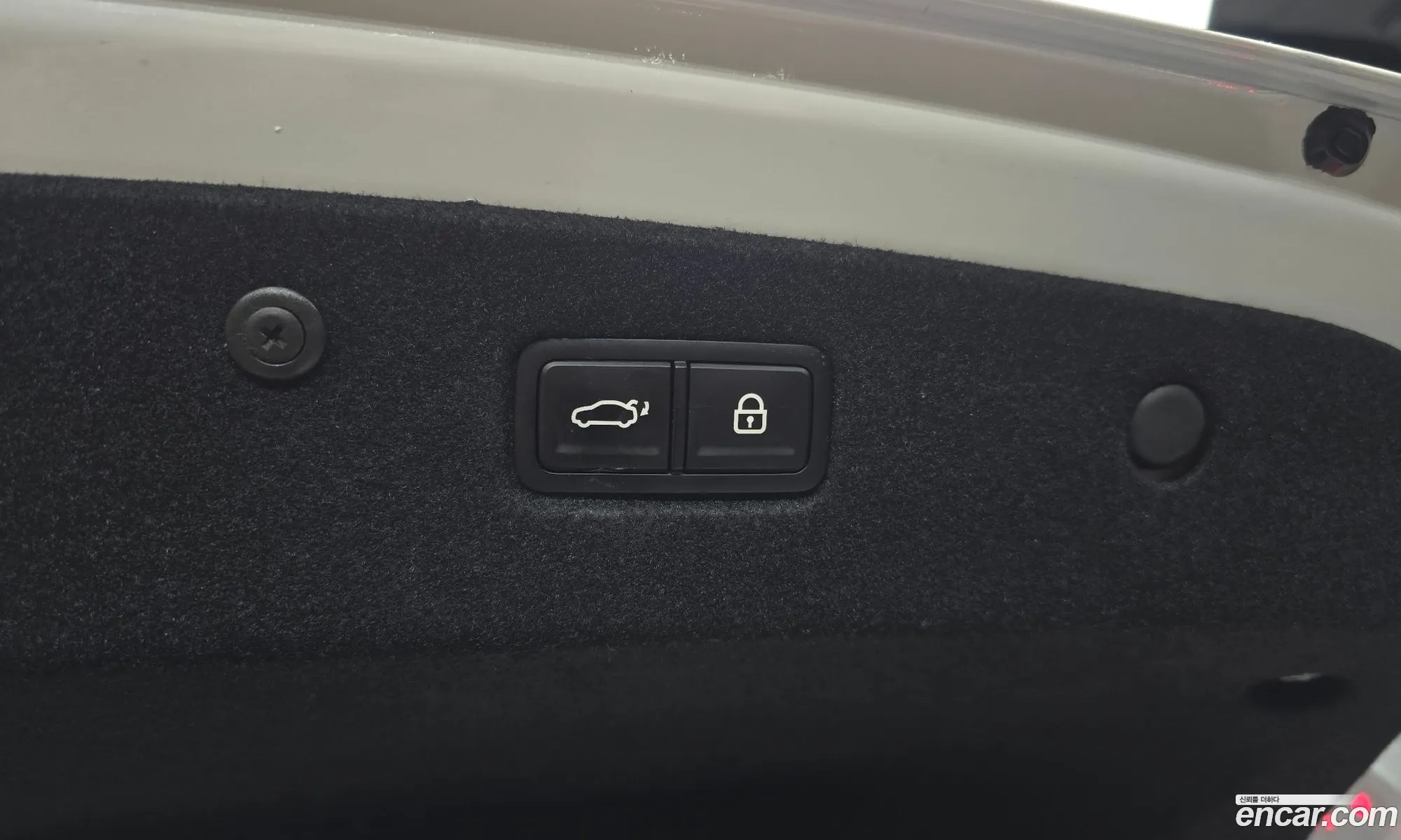 Kia K8 Hybrid 2022 — 17