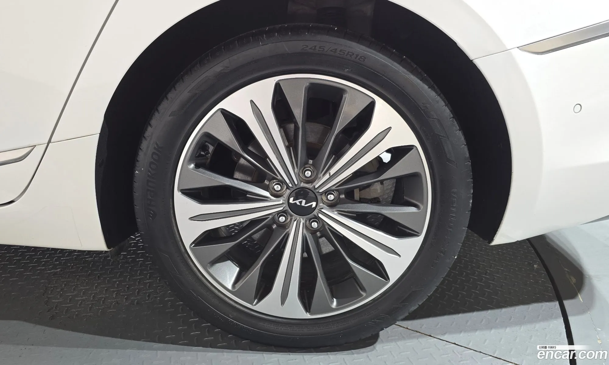 Kia K8 Hybrid 2022 — 9
