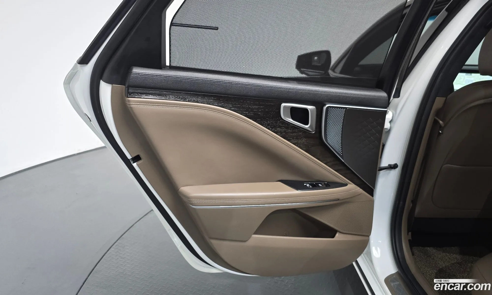 Kia K8 Hybrid 2022 — 3
