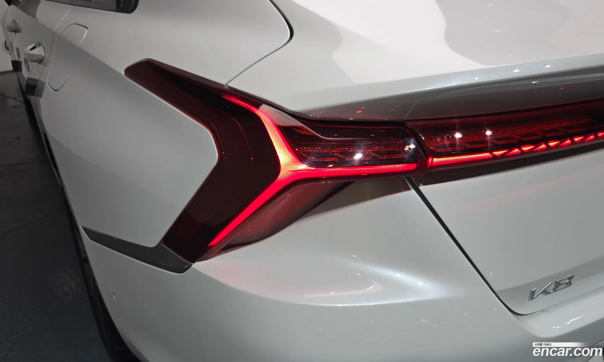 Kia K8 Hybrid 2022 — 32