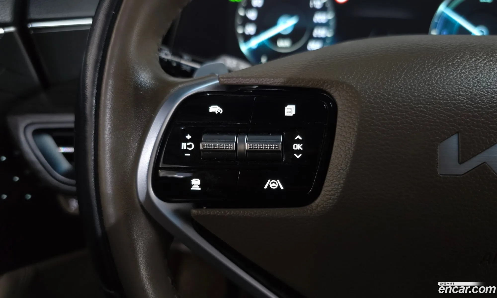 Kia K8 Hybrid 2022 — 30