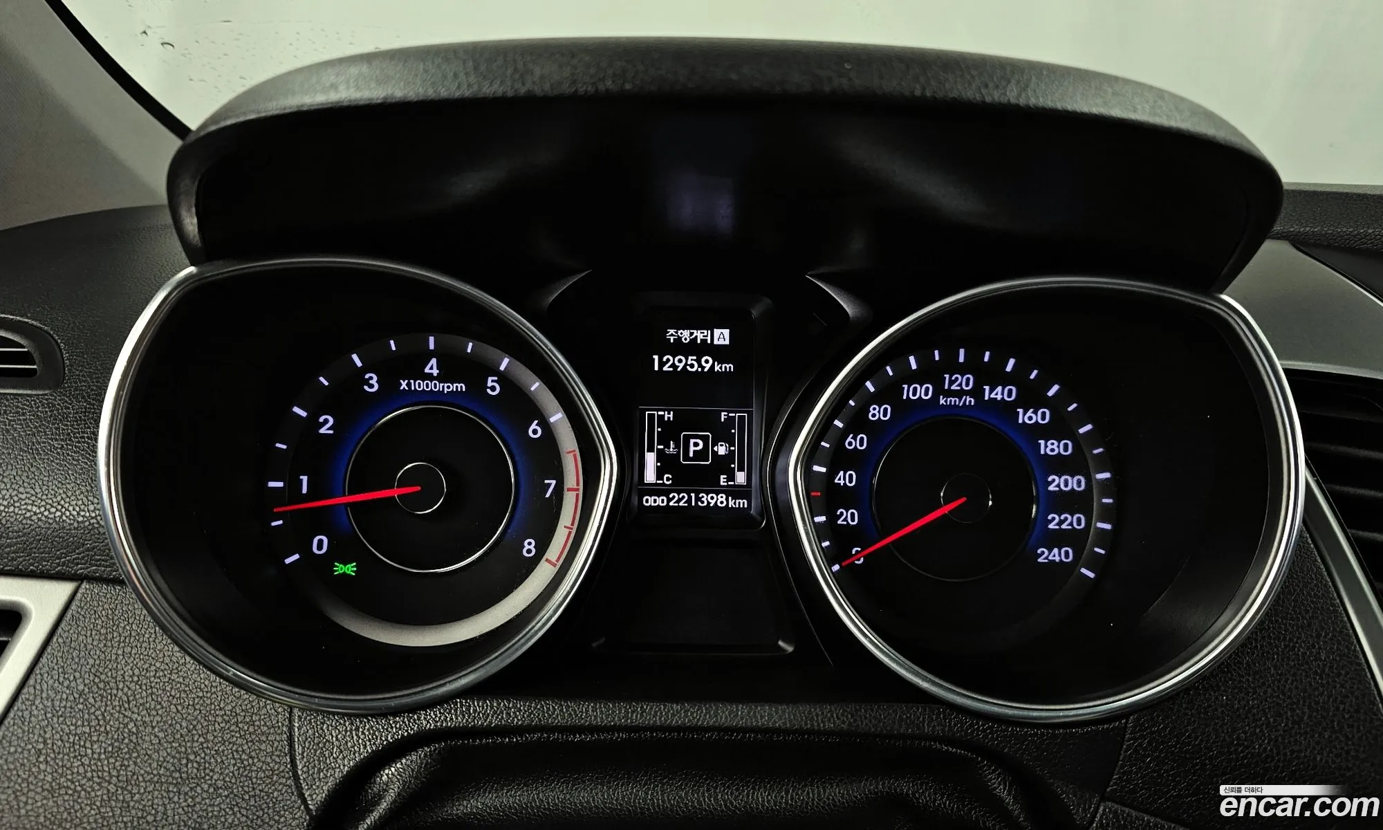 Hyundai Elantra 2015 — 18