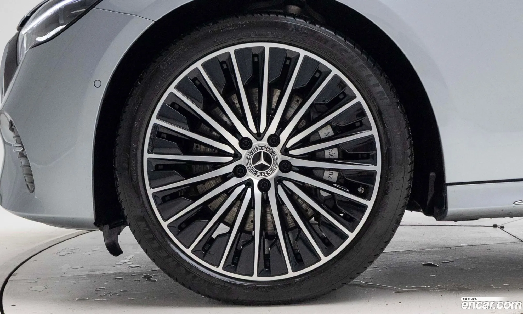 Mercedes-Benz E-Class W214 2024 — 13