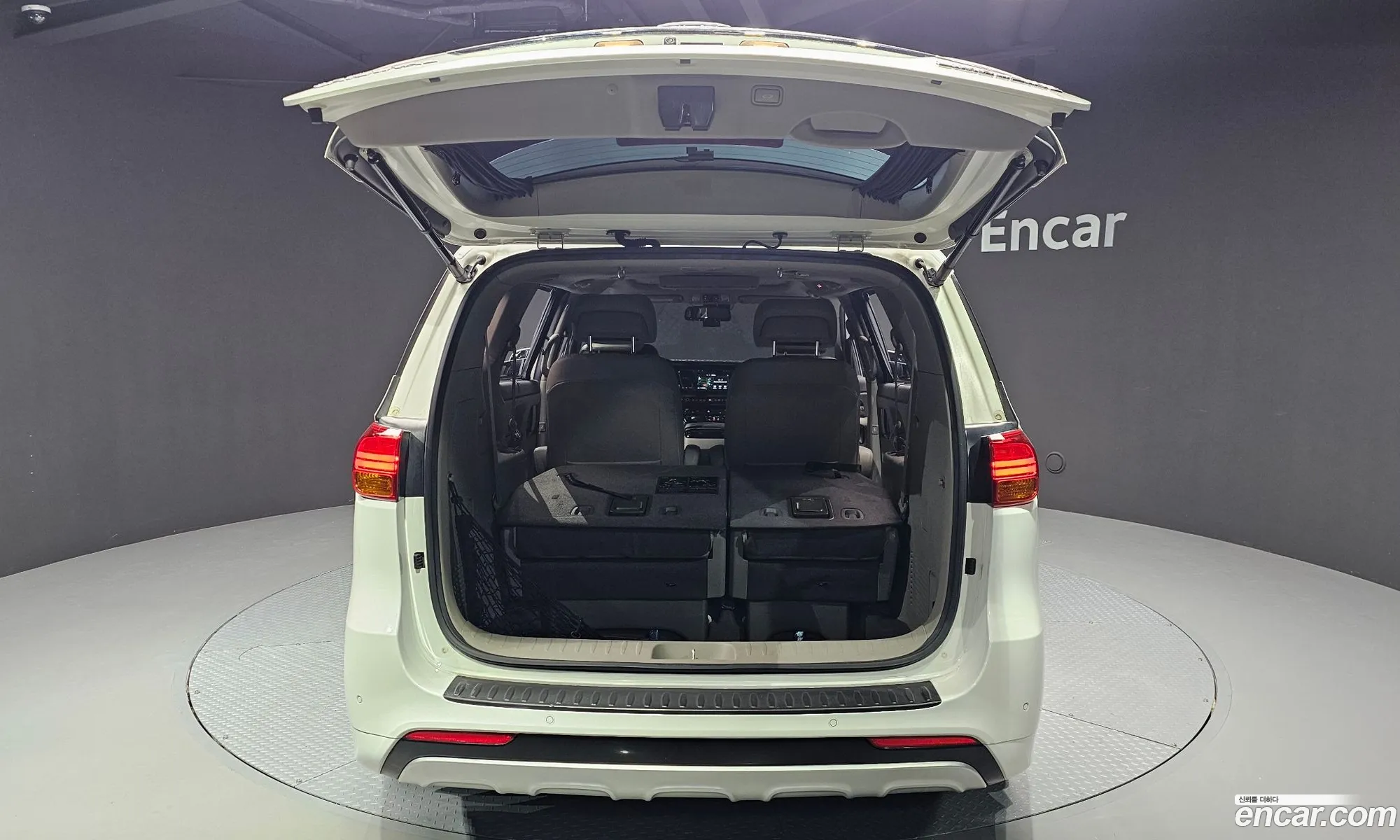 Kia Carnival 2018 — 10