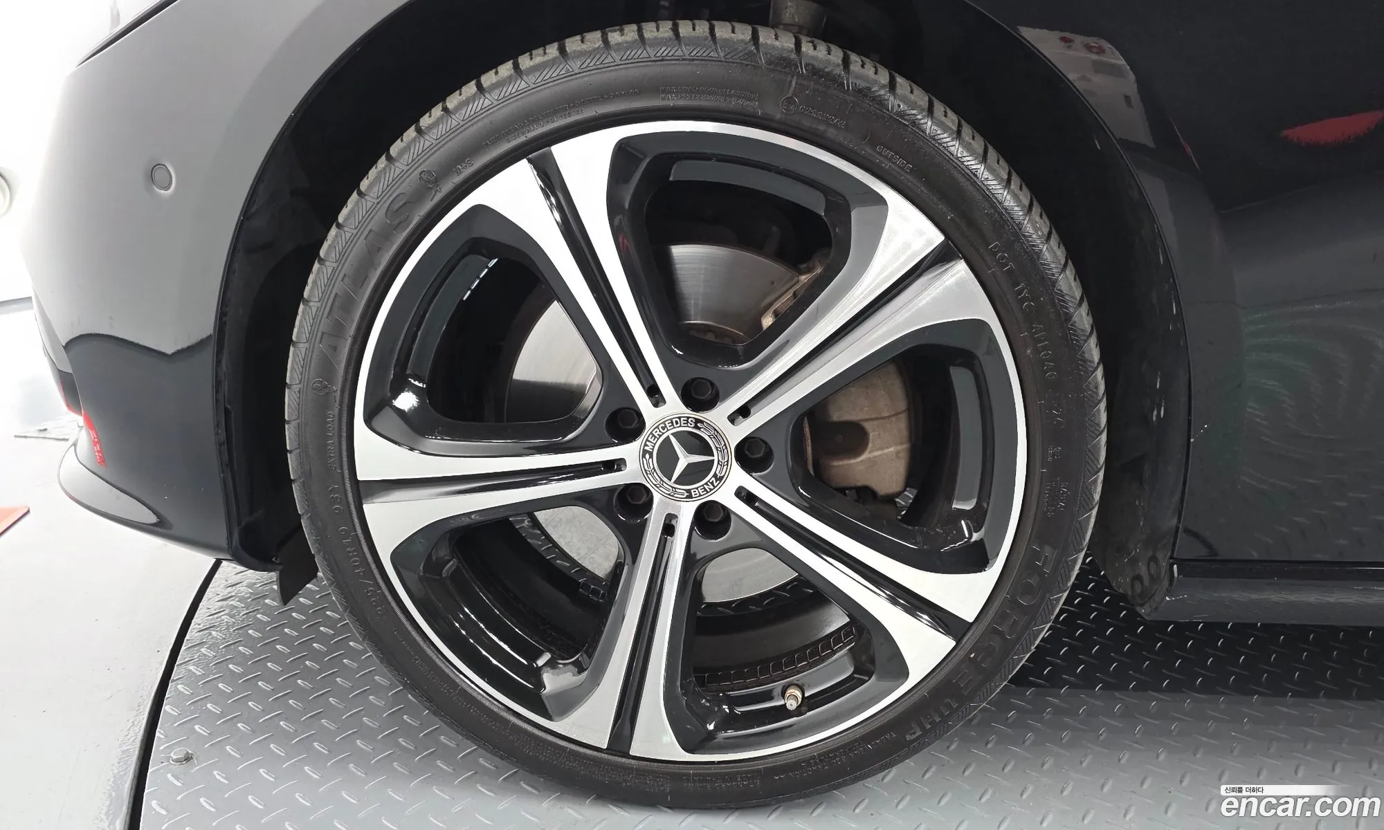 Mercedes-Benz C-Class W206 2023 — 28