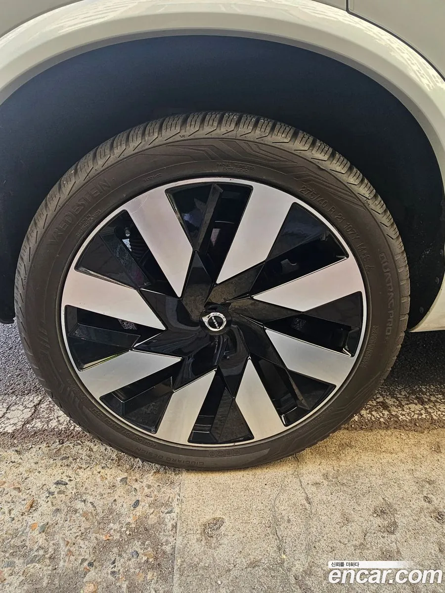 Volvo XC90 2024 — 9