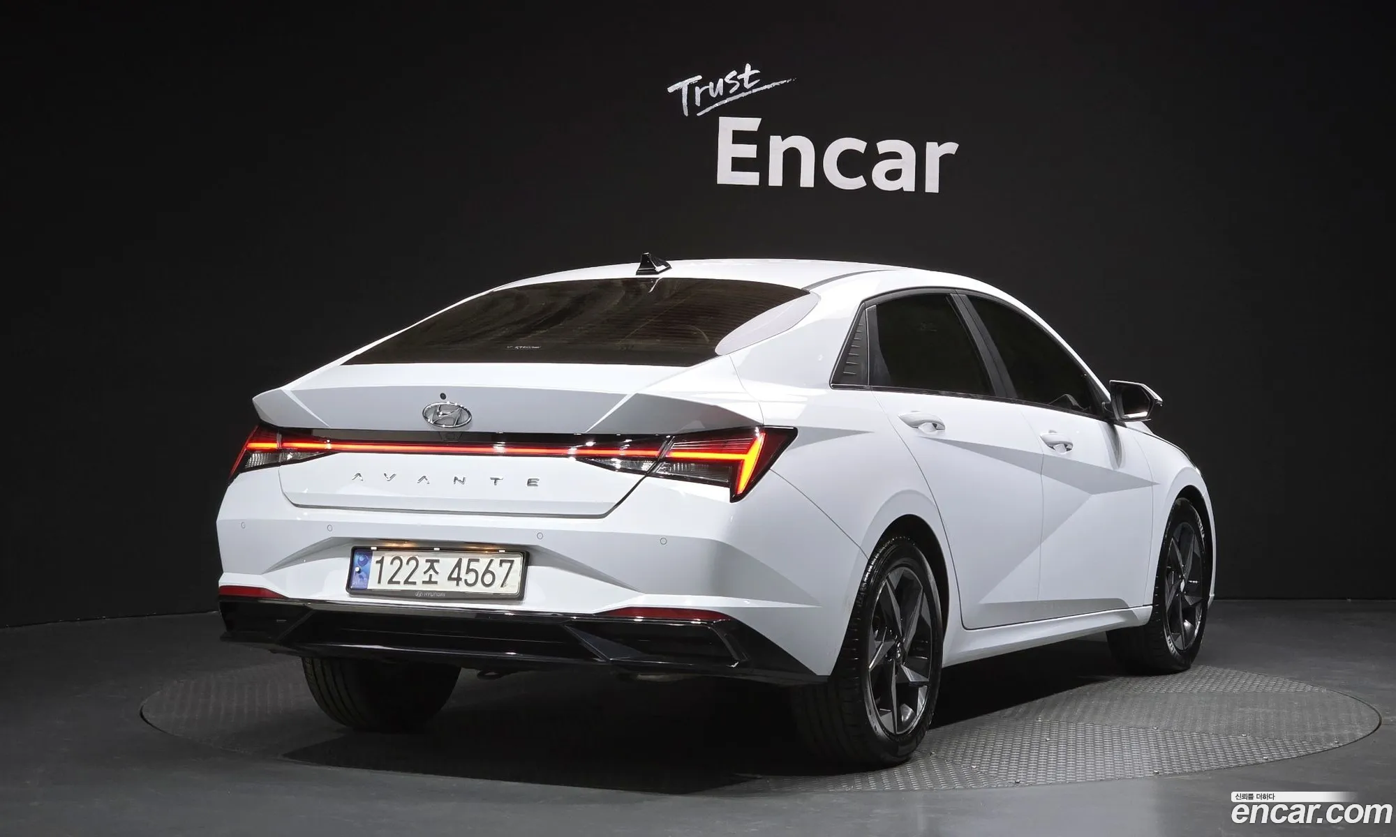 Hyundai Elantra 2021 — 12