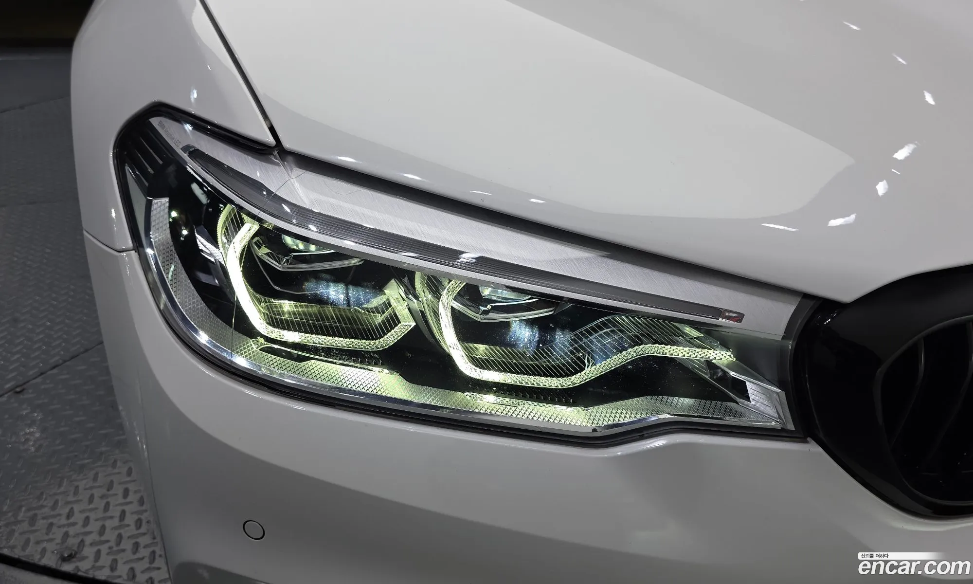BMW 5 Series 2018 WBAJD3105JWC99427 — 20