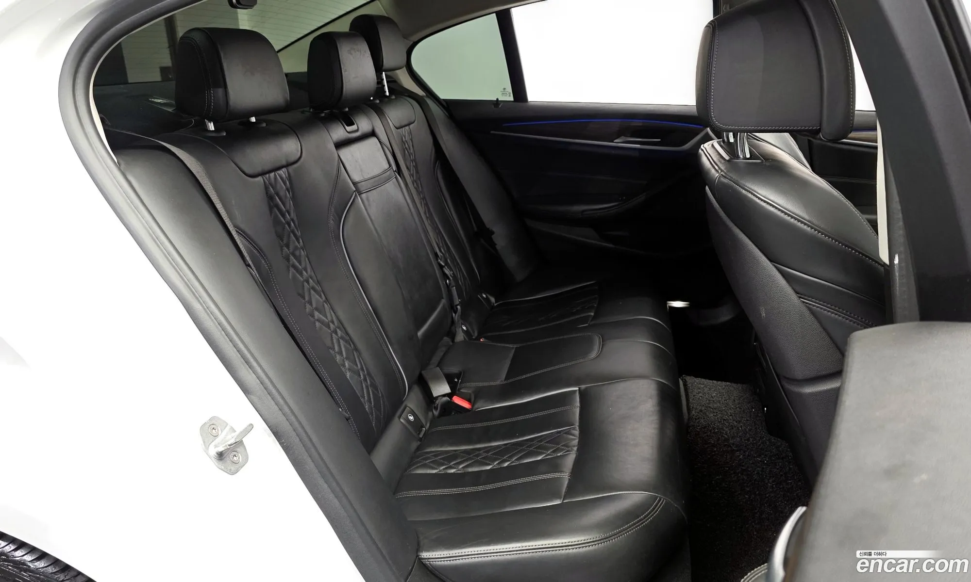 BMW 5 Series 2018 WBAJD3105JWC99427 — 14