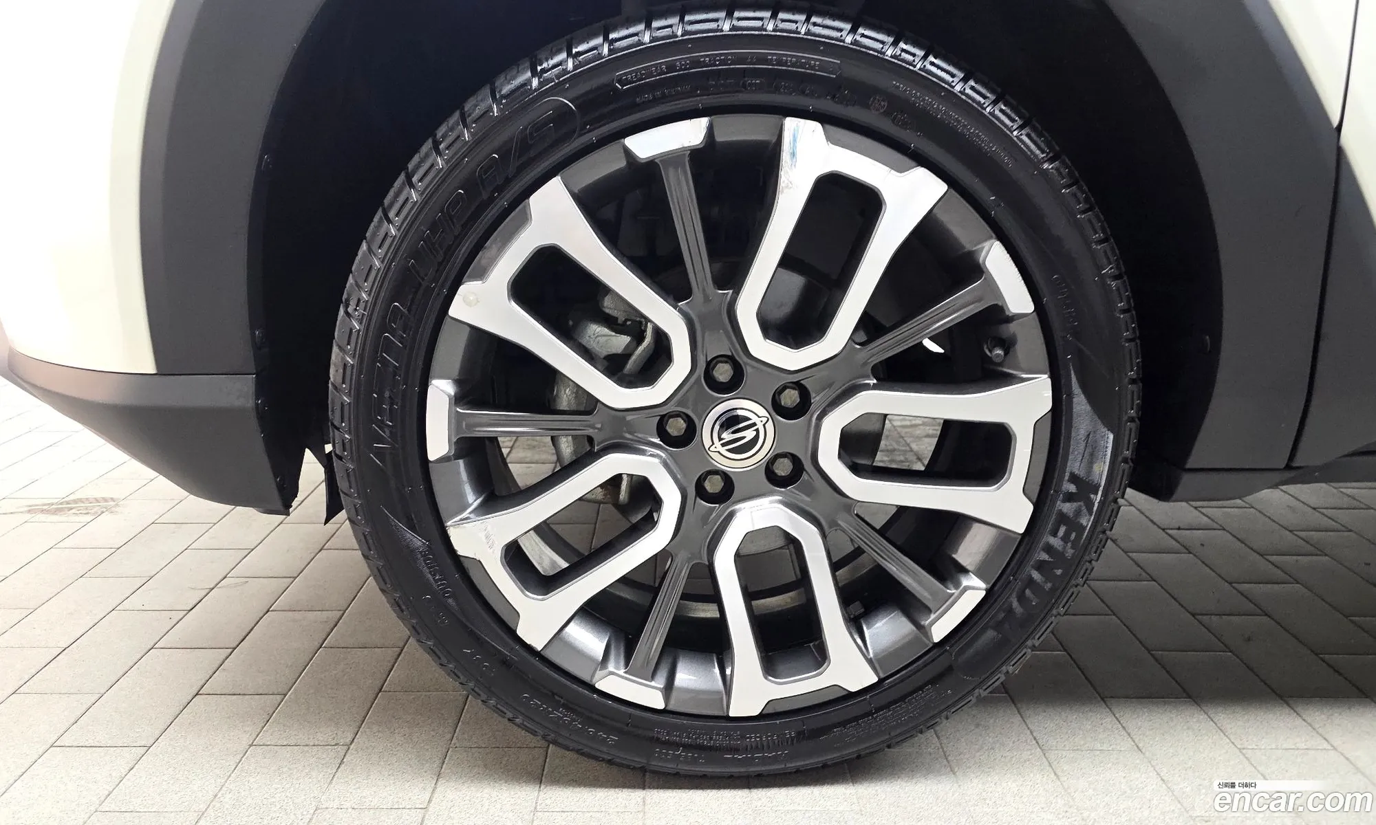 KG Mobility (SsangYong) Torres 2022 — 23