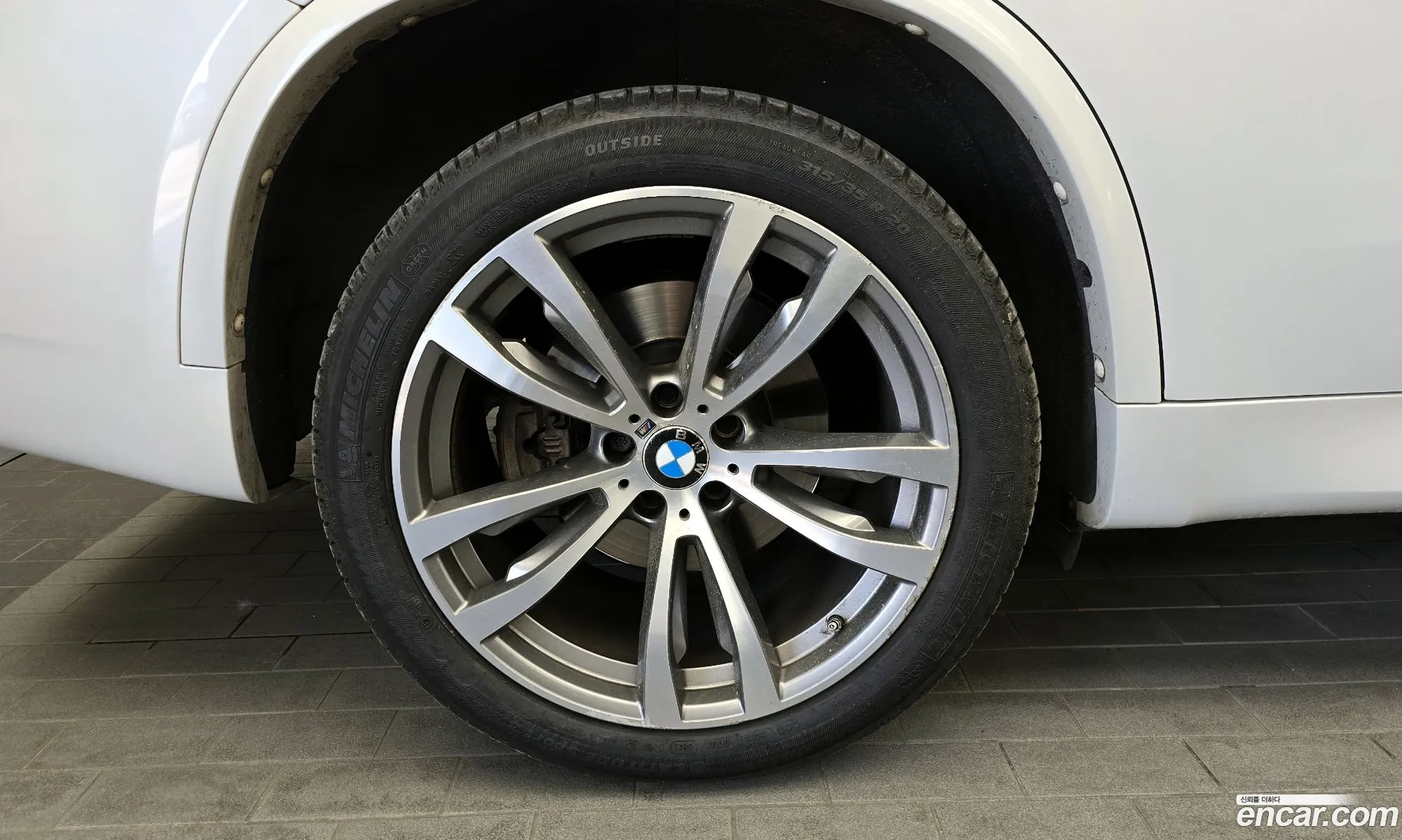BMW X5 2016 WBAKS6102G0N63210 — 15
