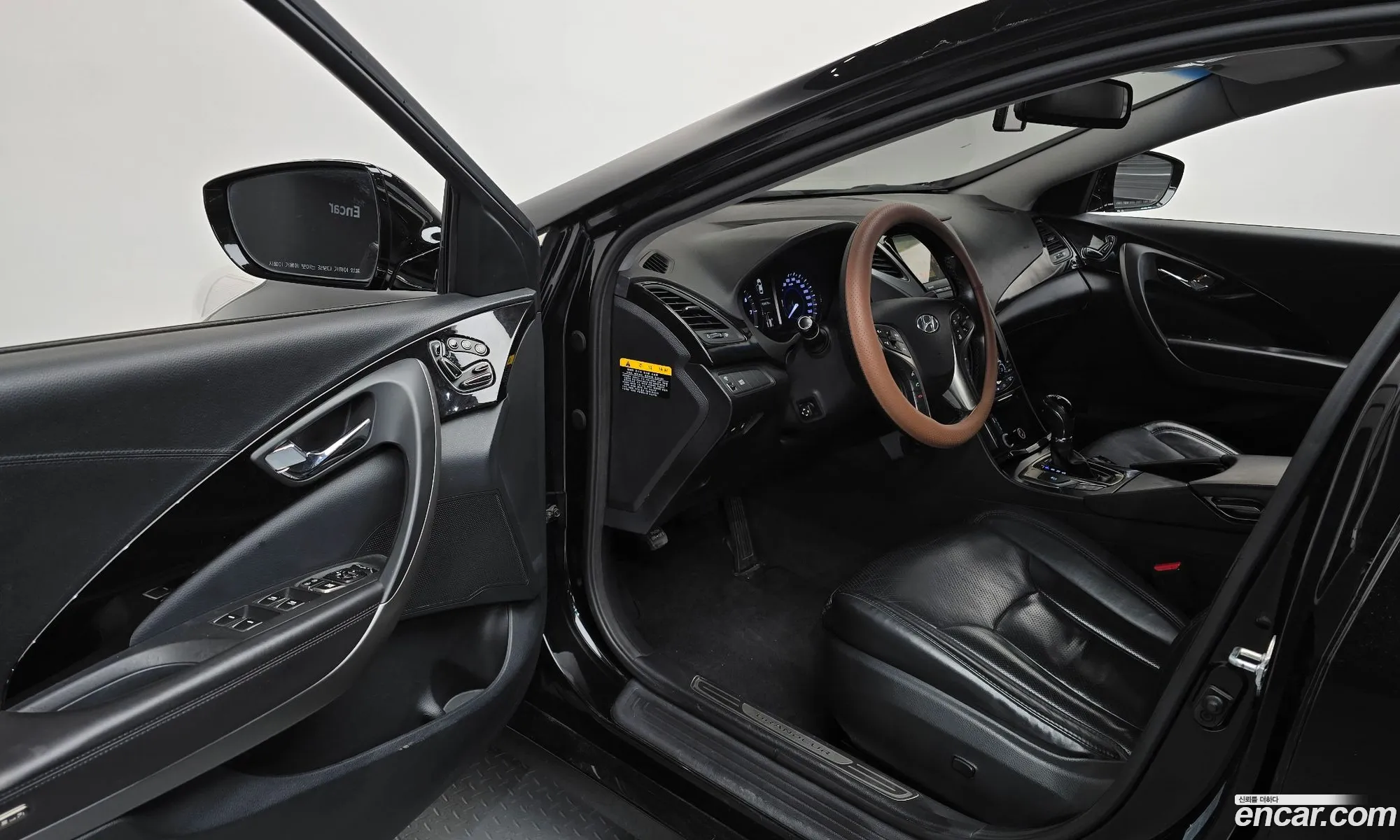 Hyundai Grandeur HG 2014 — 29