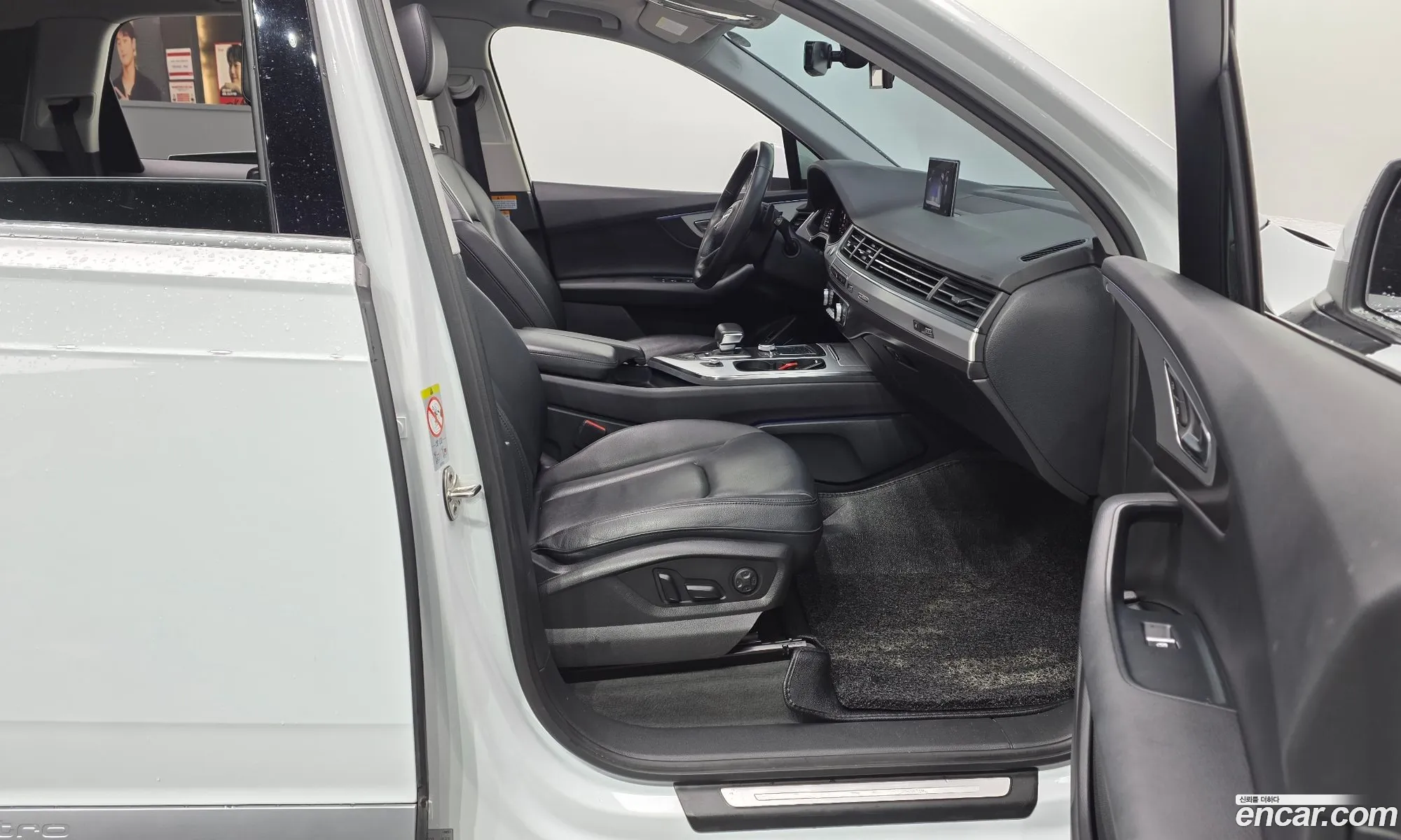 Audi Q7 2019 WAUZZZ4M4KD043313 — 4