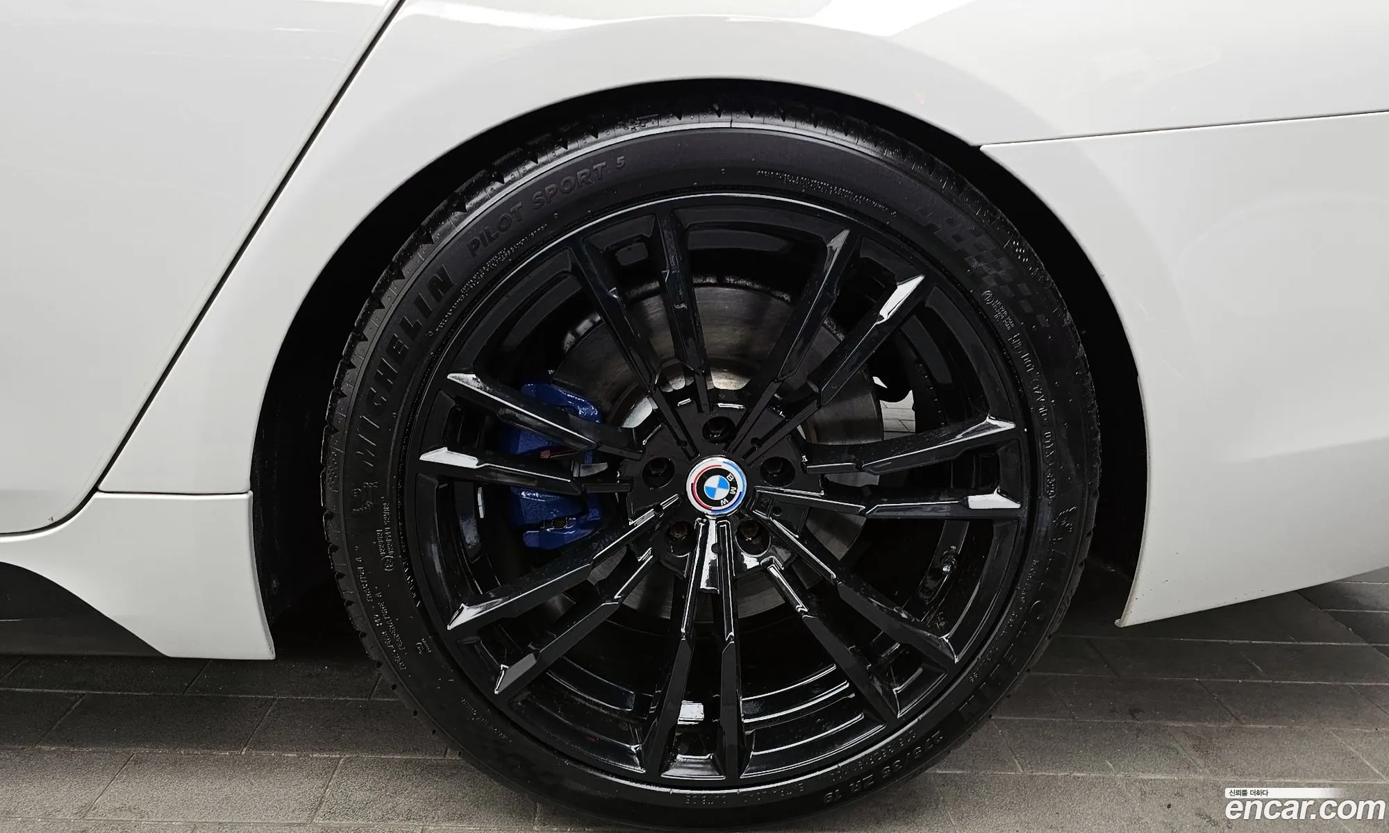 BMW 5 Series 2017 — 31