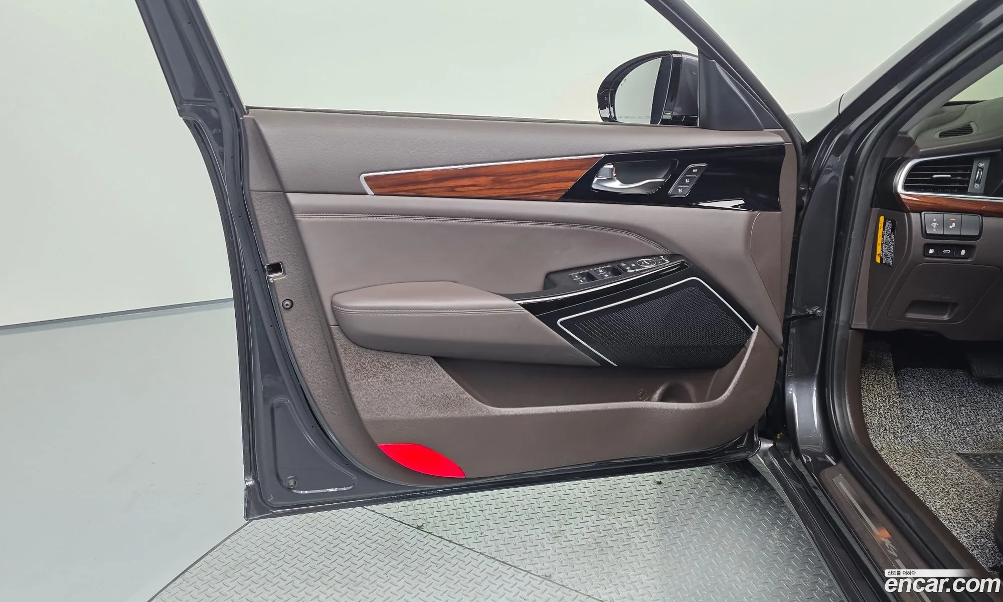 Kia K7 2017 — 36