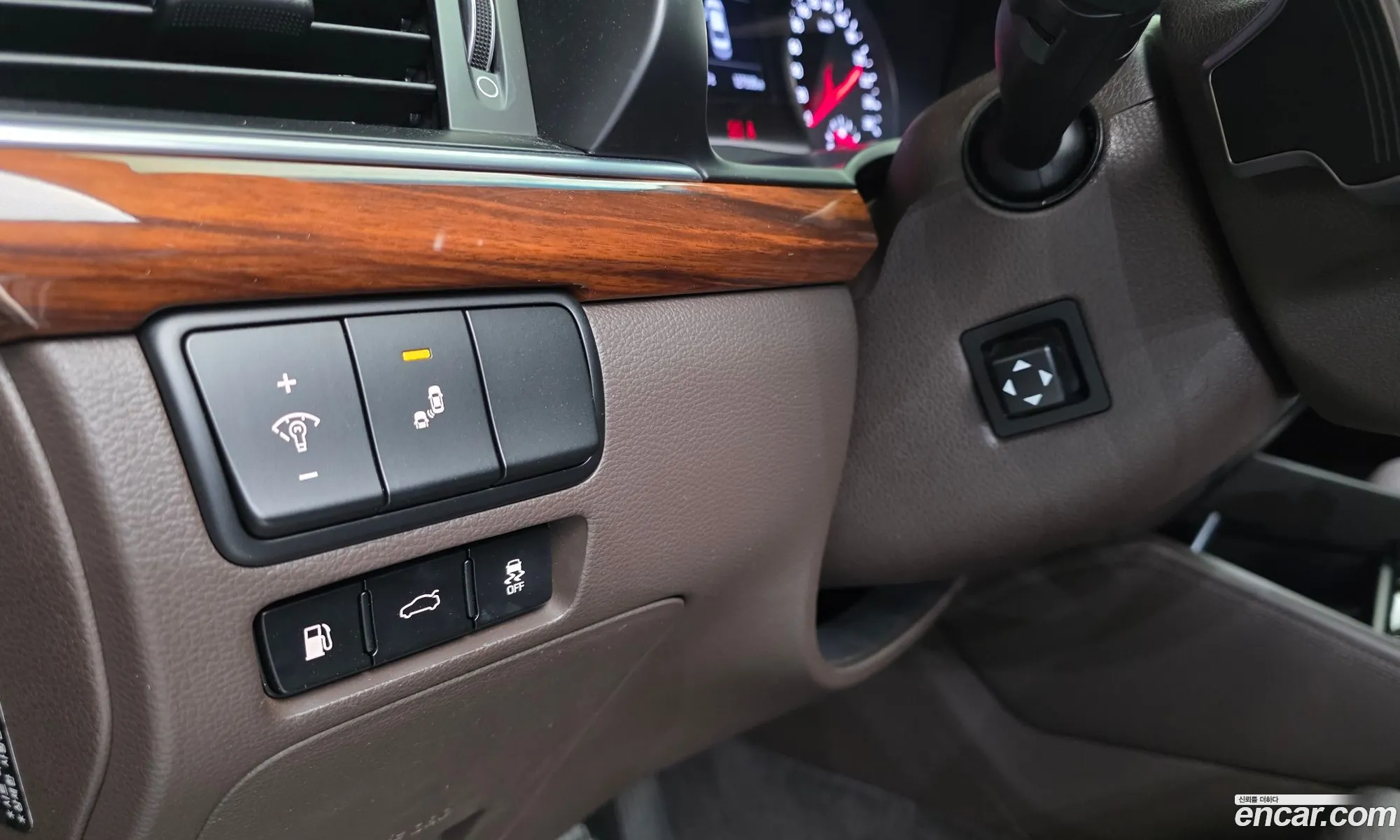 Kia K7 2017 — 26