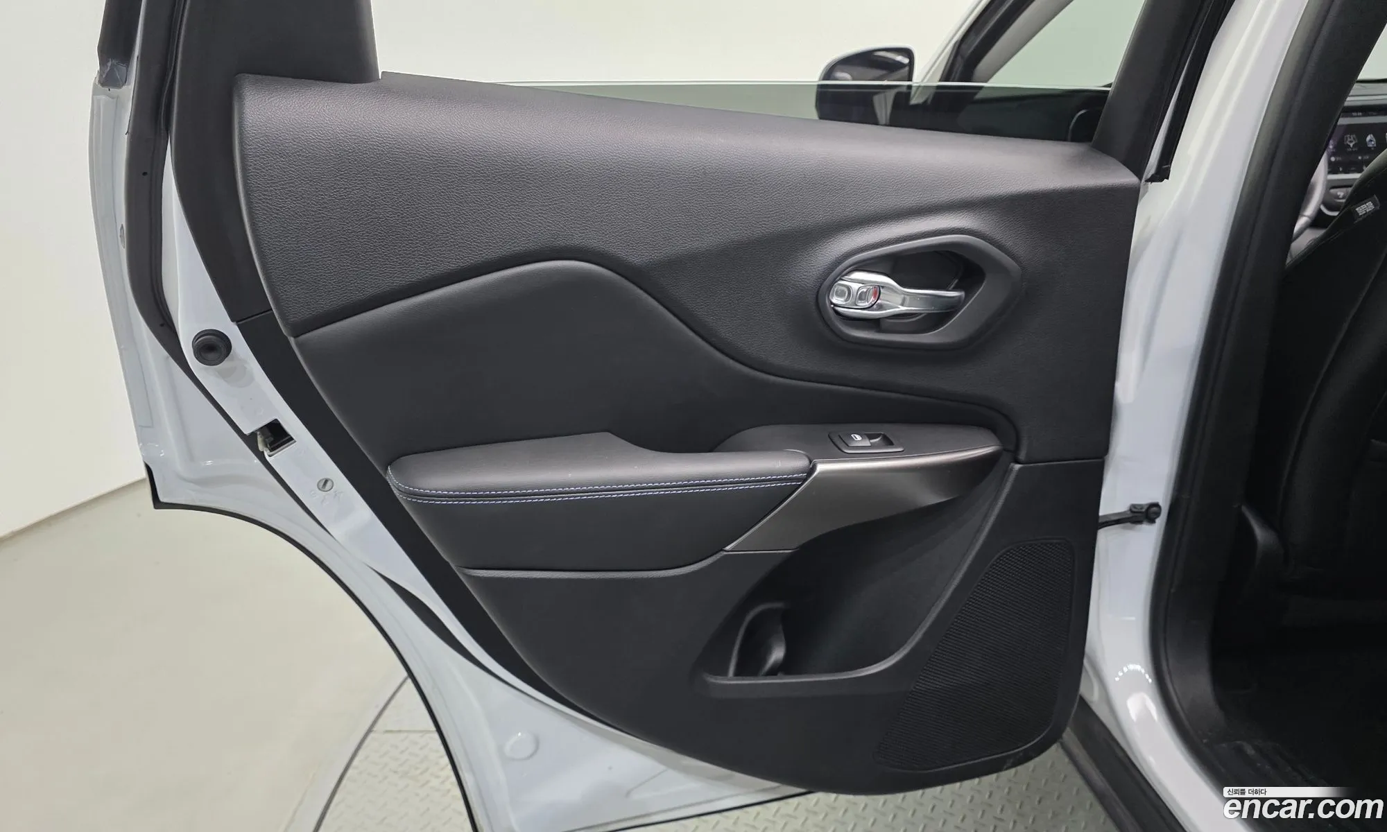 Jeep Cherokee 2019 1C4PJMCB9KD329307 — 15