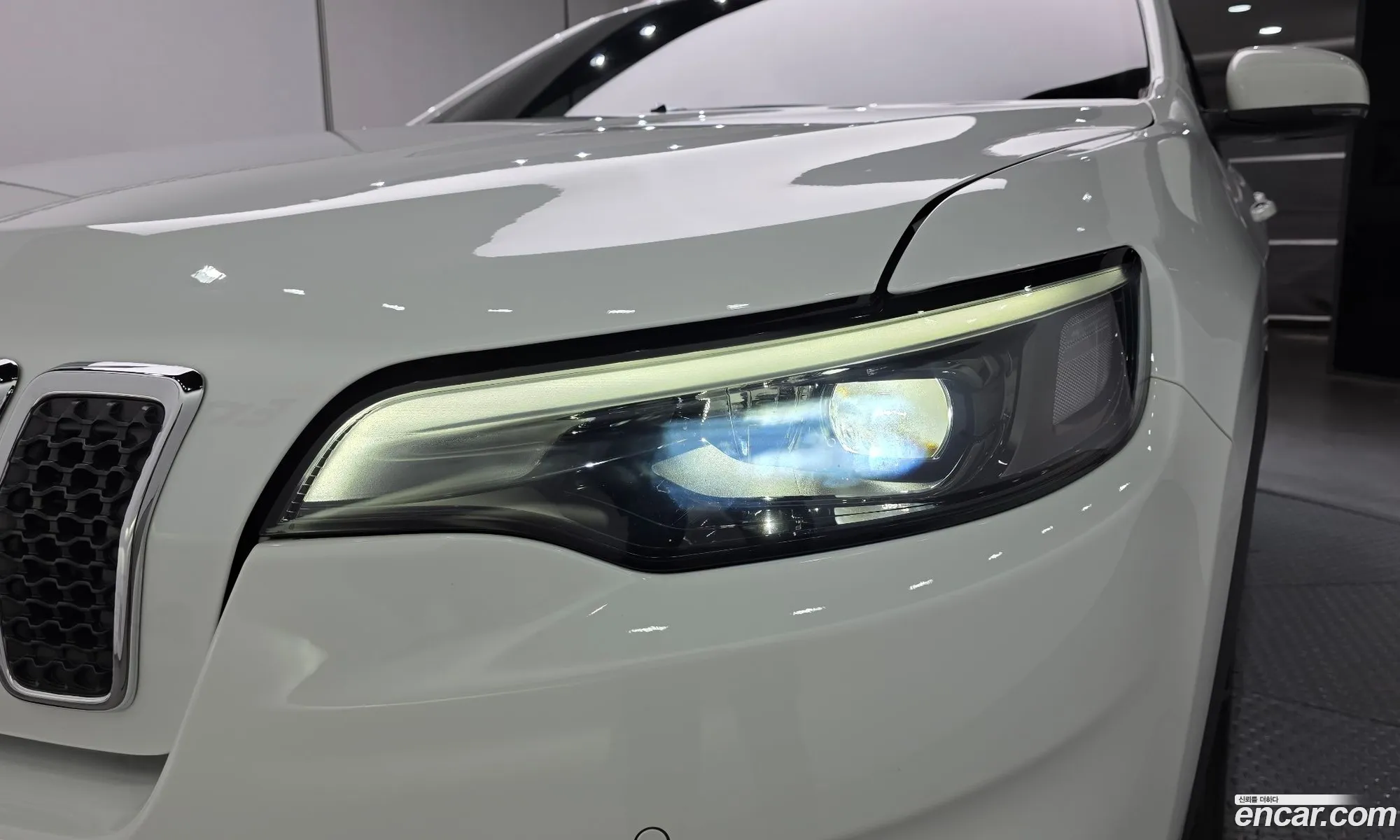 Jeep Cherokee 2019 1C4PJMCB9KD329307 — 4