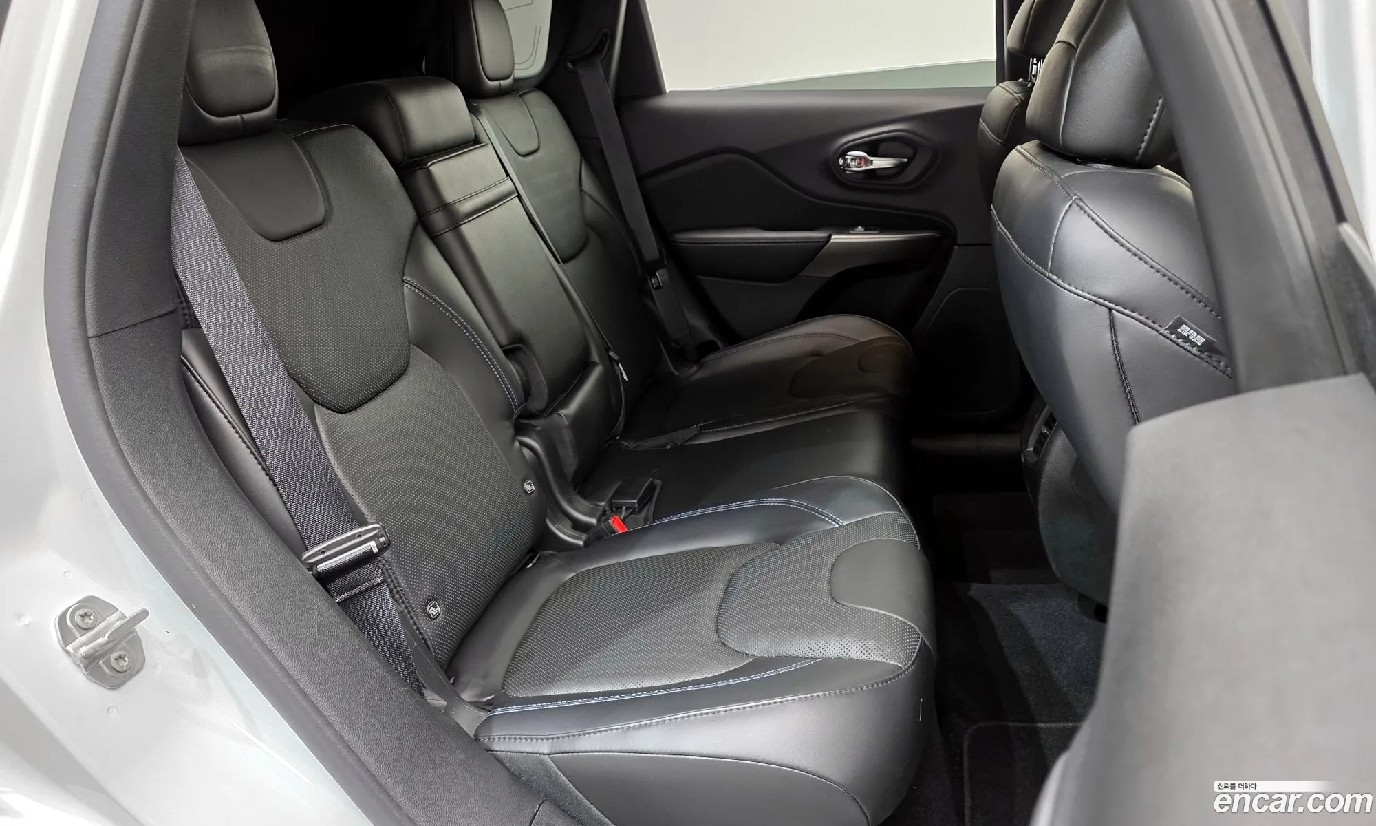 Jeep Cherokee 2019 1C4PJMCB9KD329307 — 18