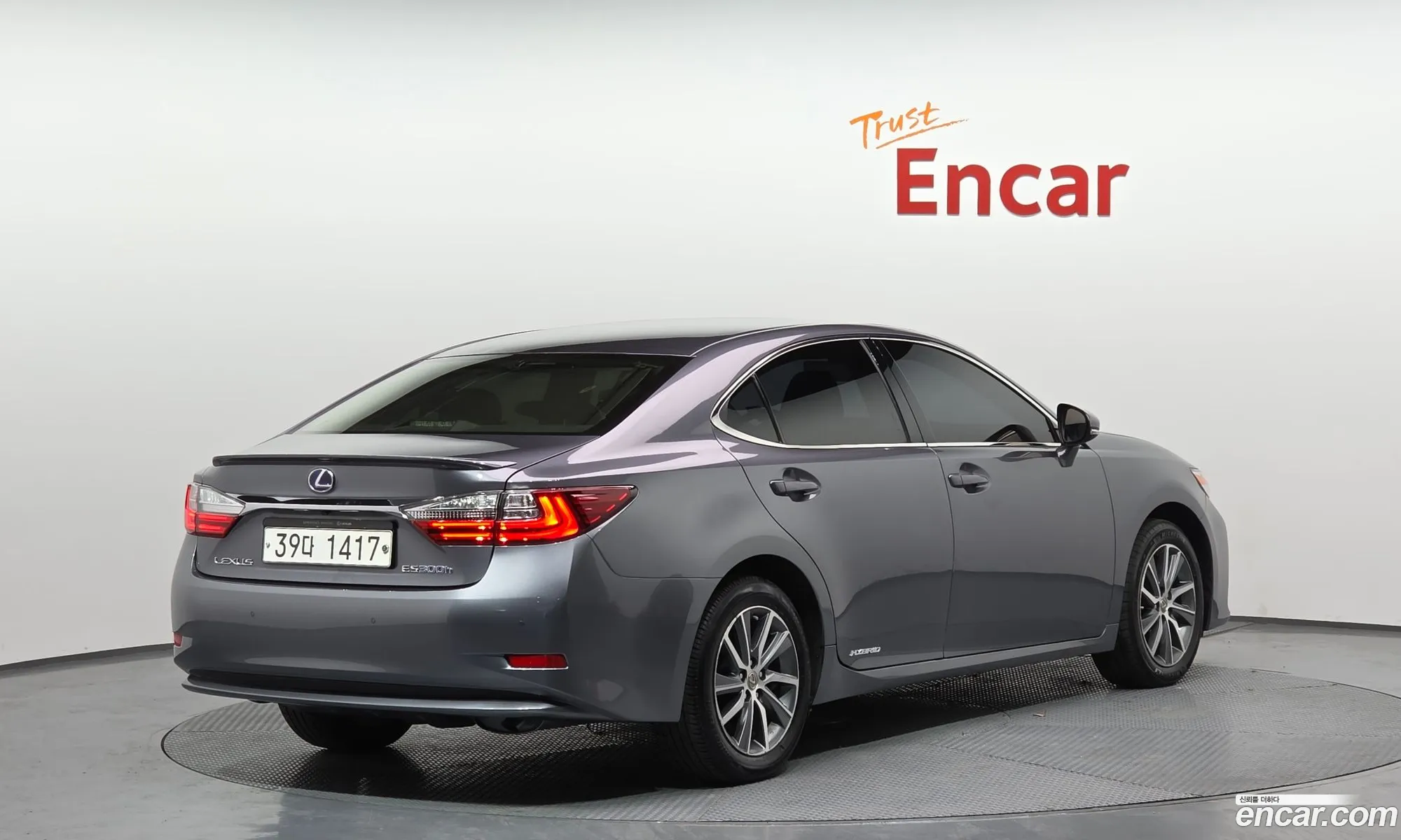 Lexus ES300h 2017 — 8