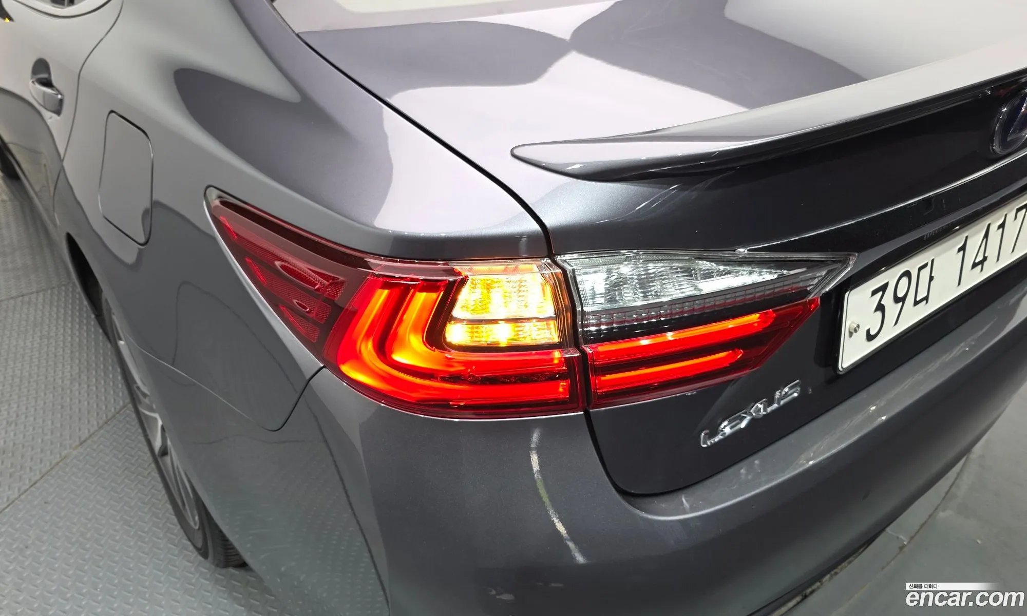 Lexus ES300h 2017 — 20