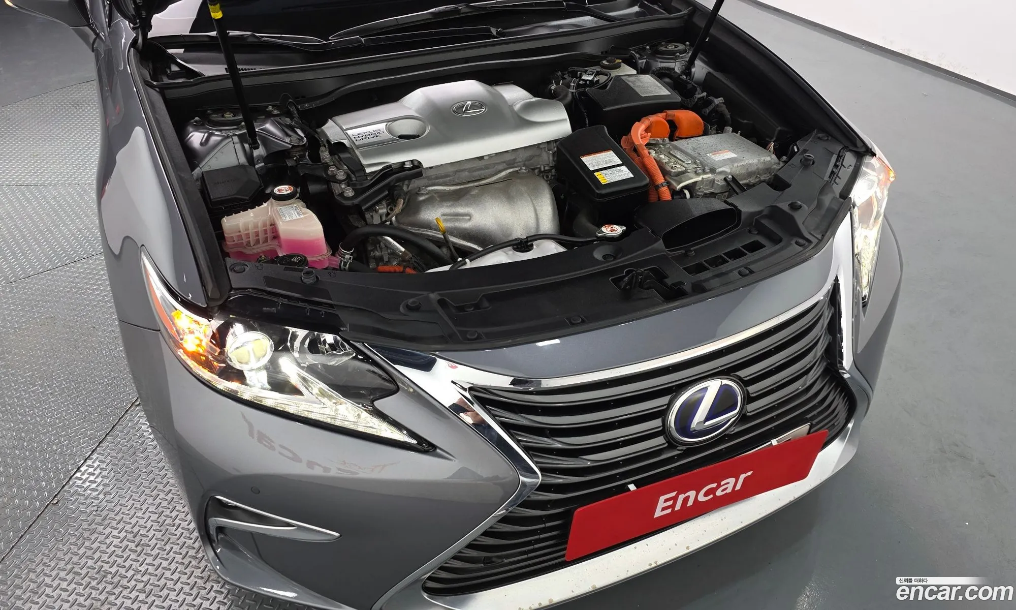 Lexus ES300h 2017 — 26