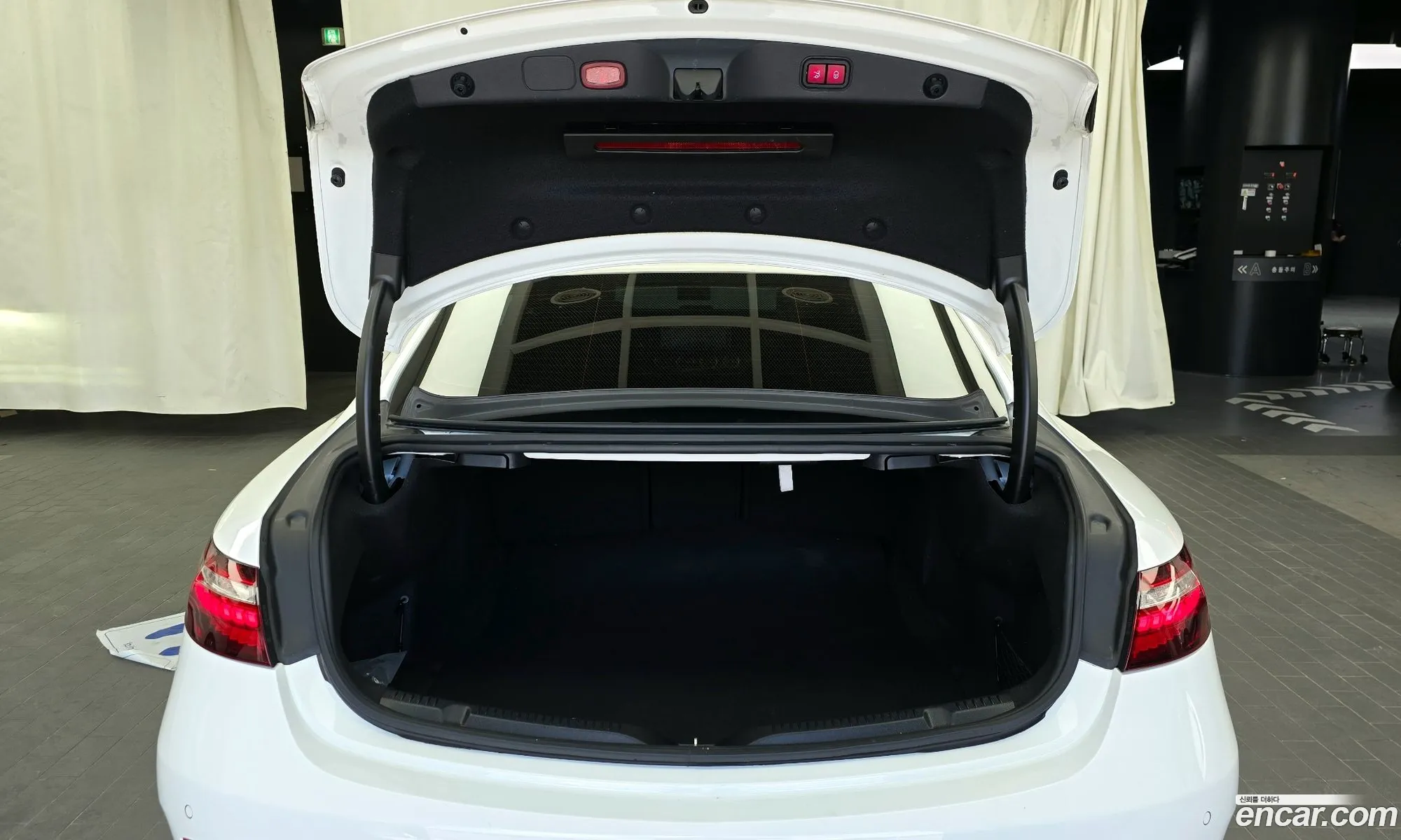 Mercedes-Benz E-Class W213 2022 — 31