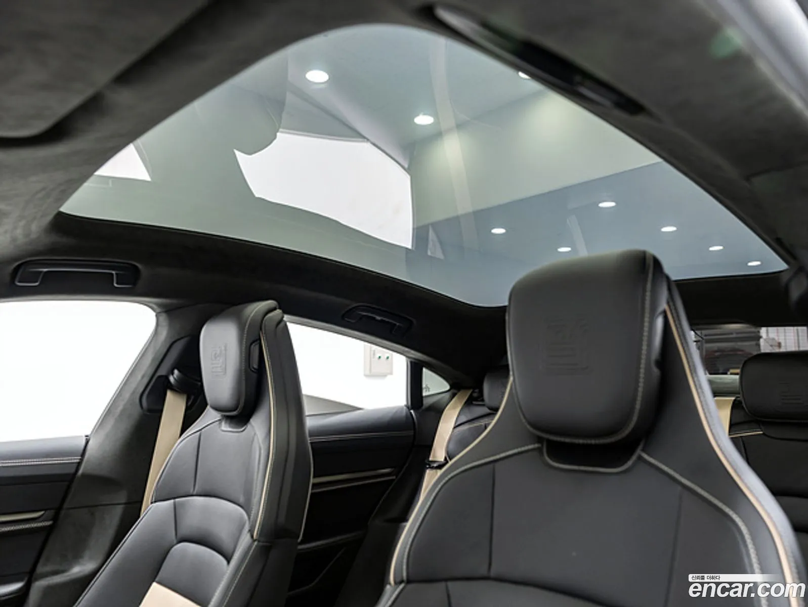 Porsche Taycan 2025 — 16