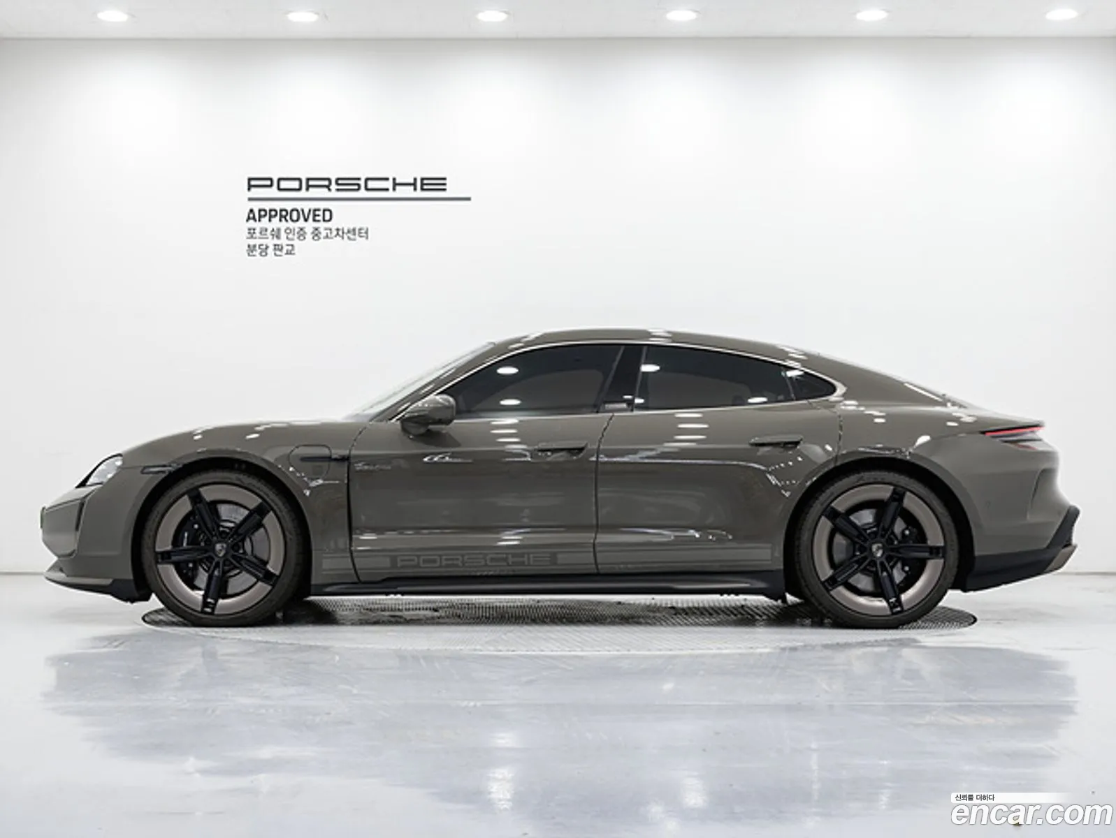 Porsche Taycan 2025 — 10