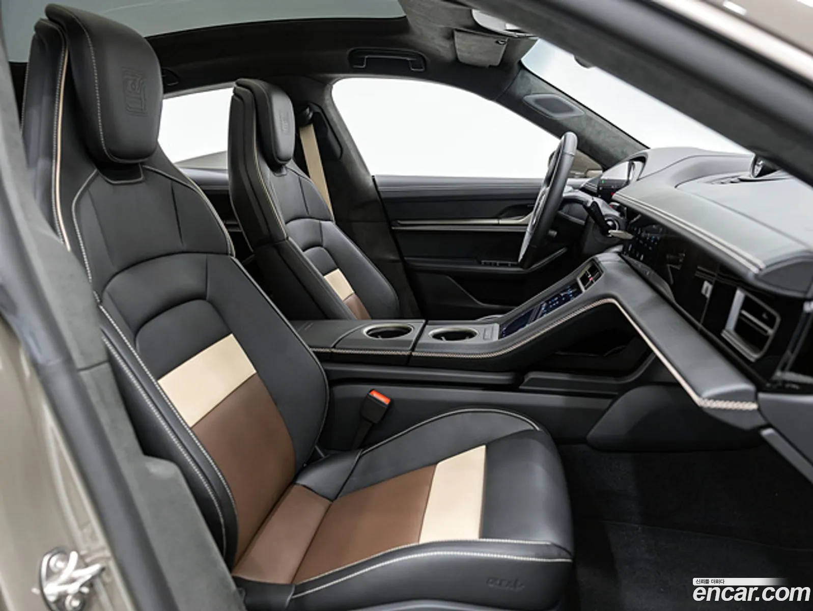 Porsche Taycan 2025 — 5