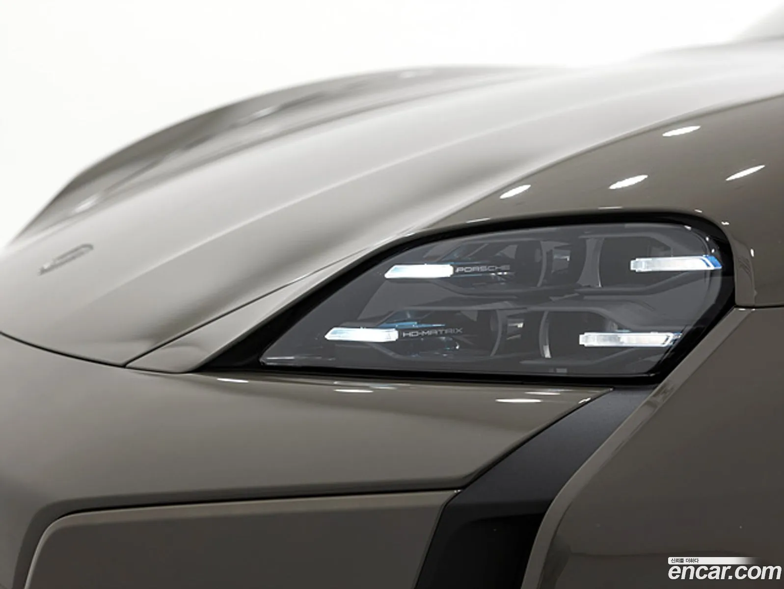 Porsche Taycan 2025 — 4