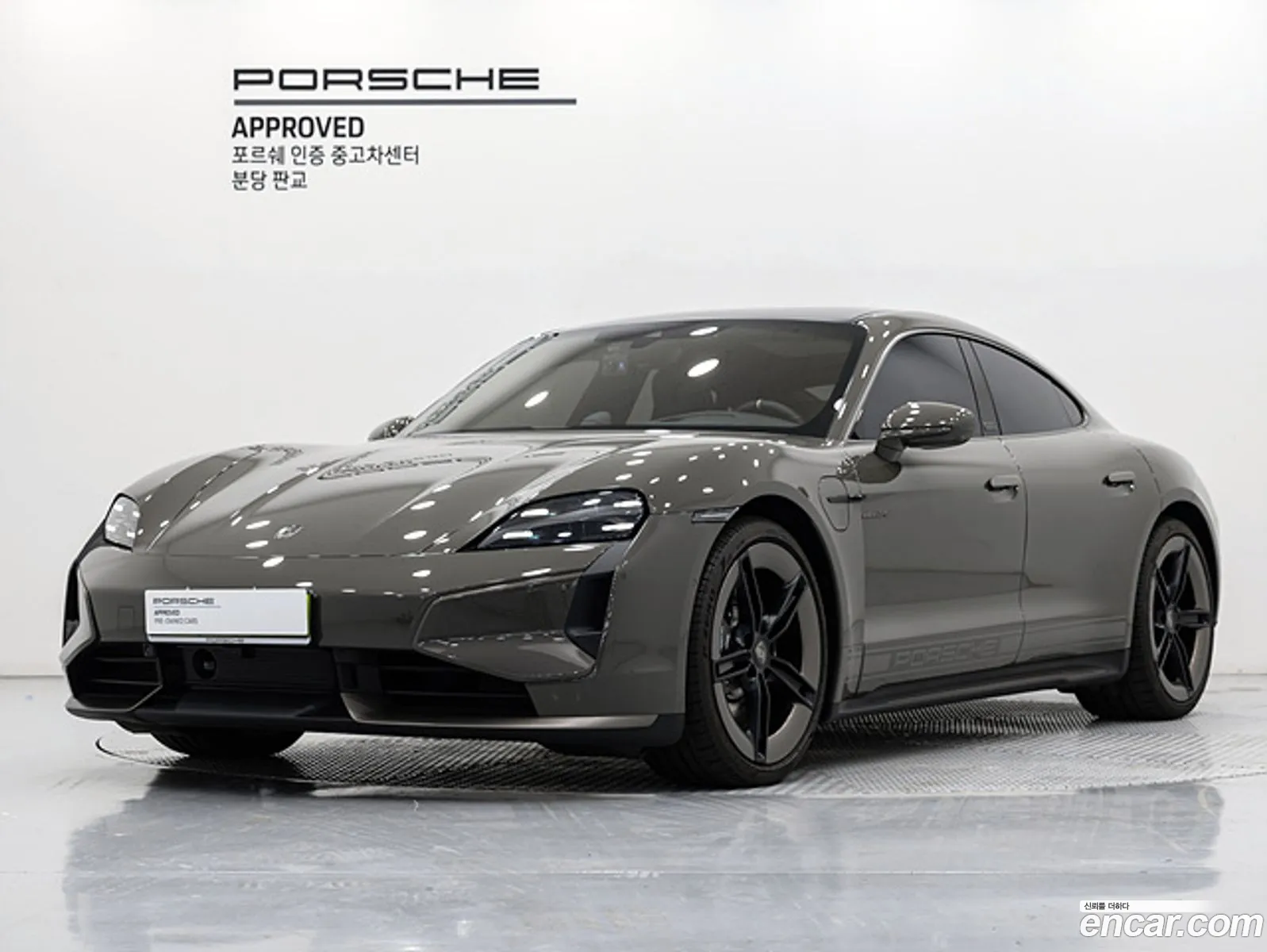Porsche Taycan 2025 — 19