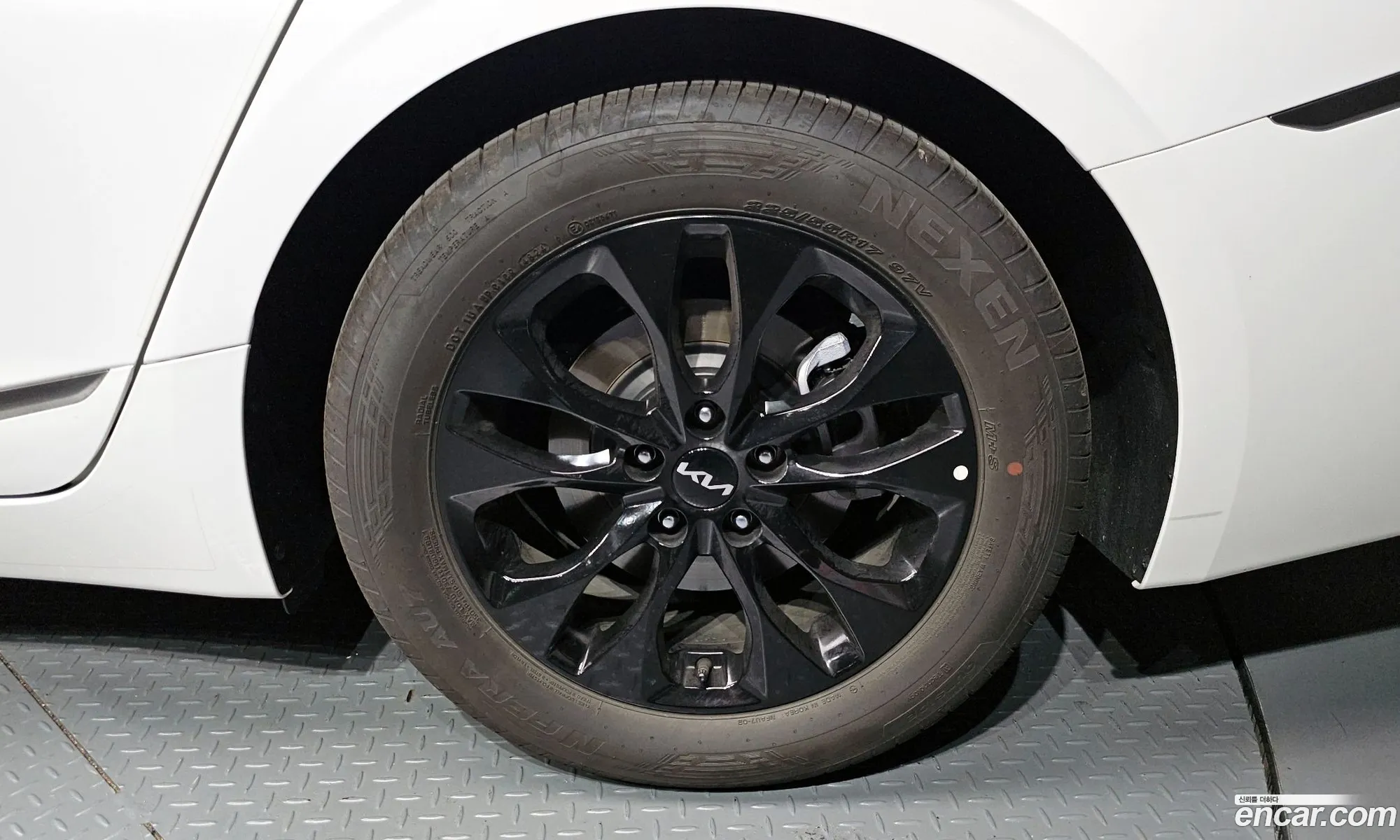 Kia K8 2025 — 17