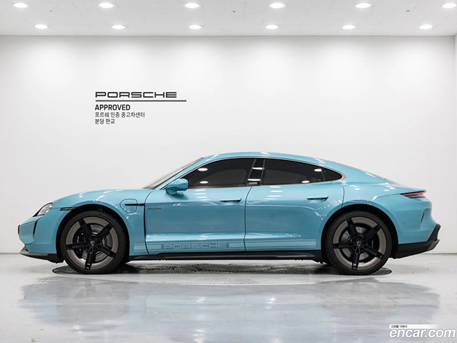 Porsche Taycan 2025 — 17