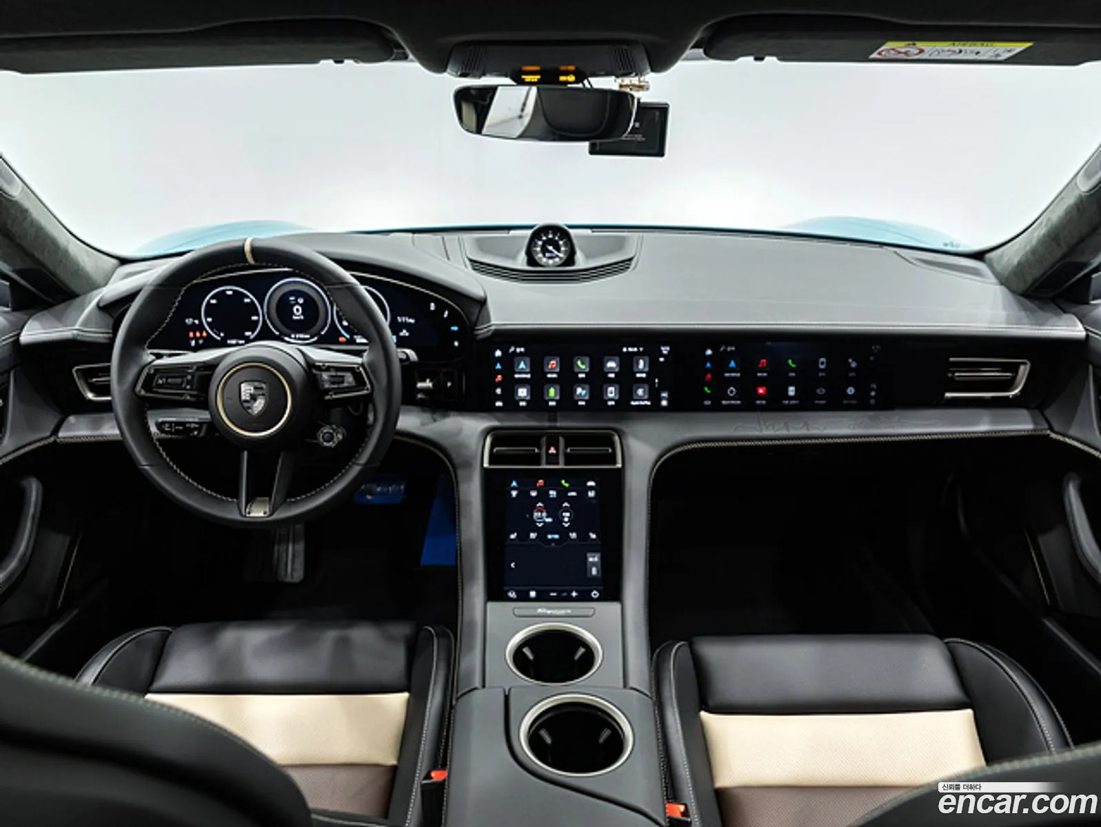 Porsche Taycan 2025 — 19