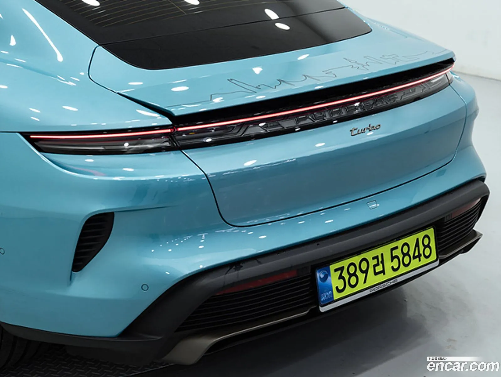 Porsche Taycan 2025 — 13
