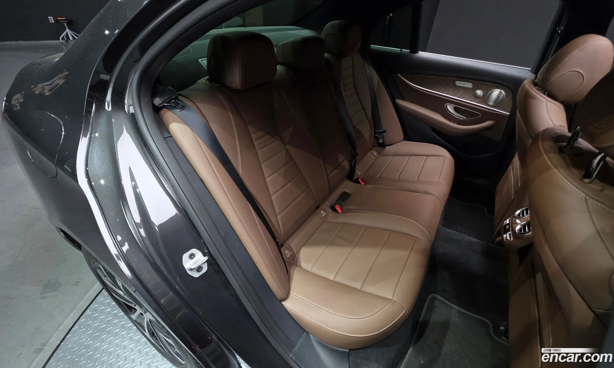 Mercedes-Benz E-Class W213 2021 — 24