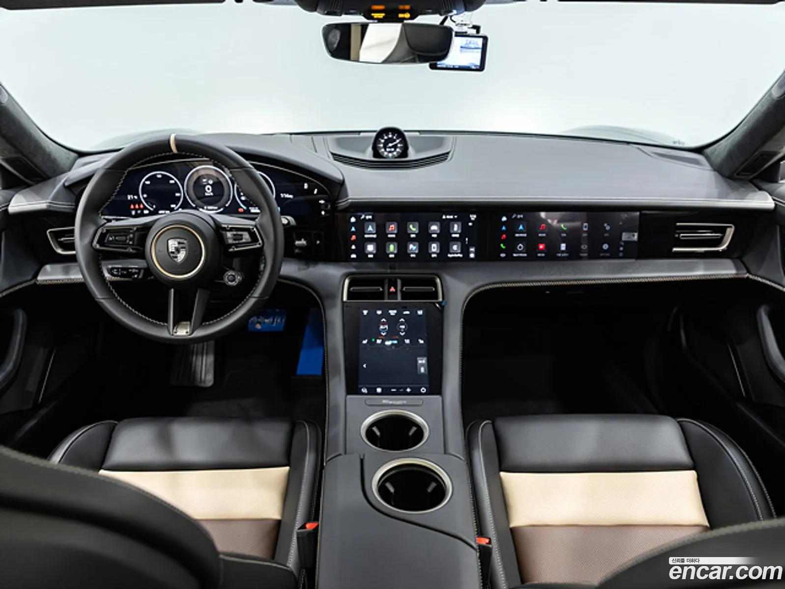Porsche Taycan 2025 — 19