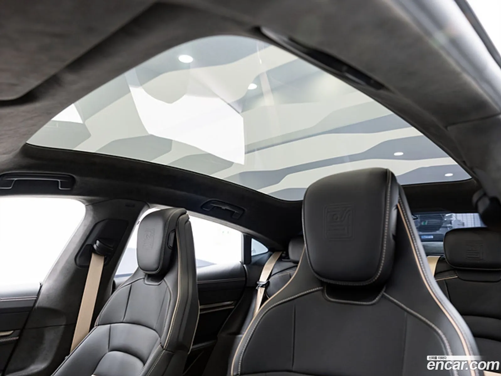 Porsche Taycan 2025 — 4