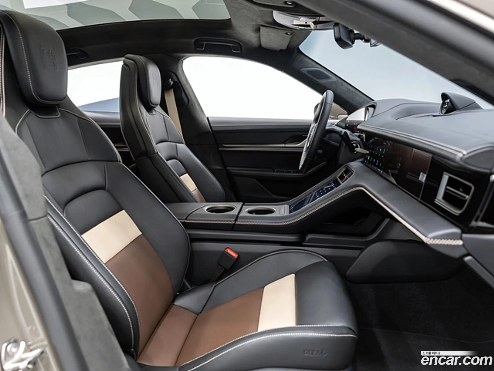 Porsche Taycan 2025 — 8