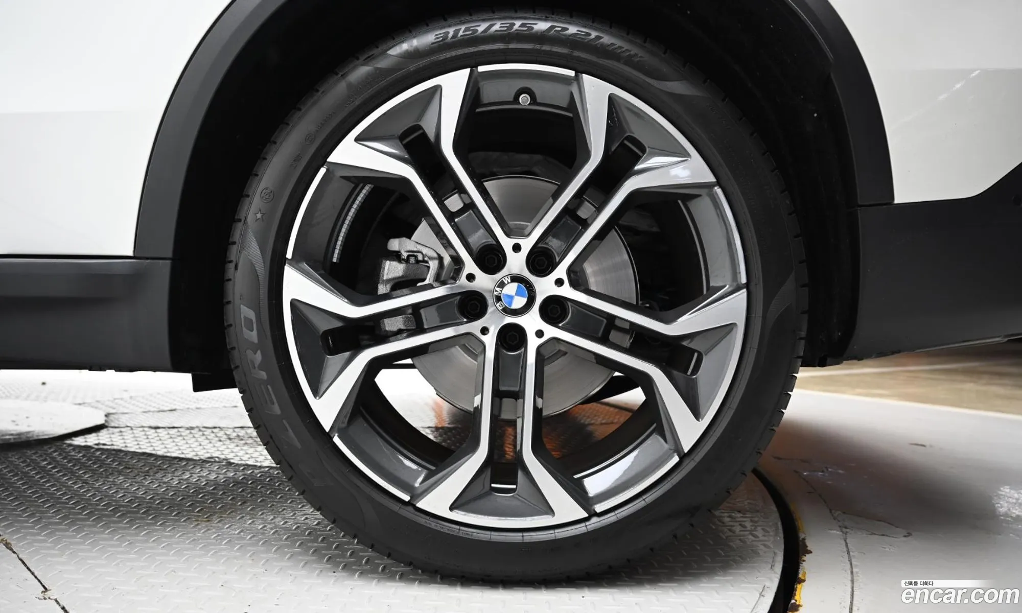 BMW X5 2025 WBA21EU08T9155129 — 3