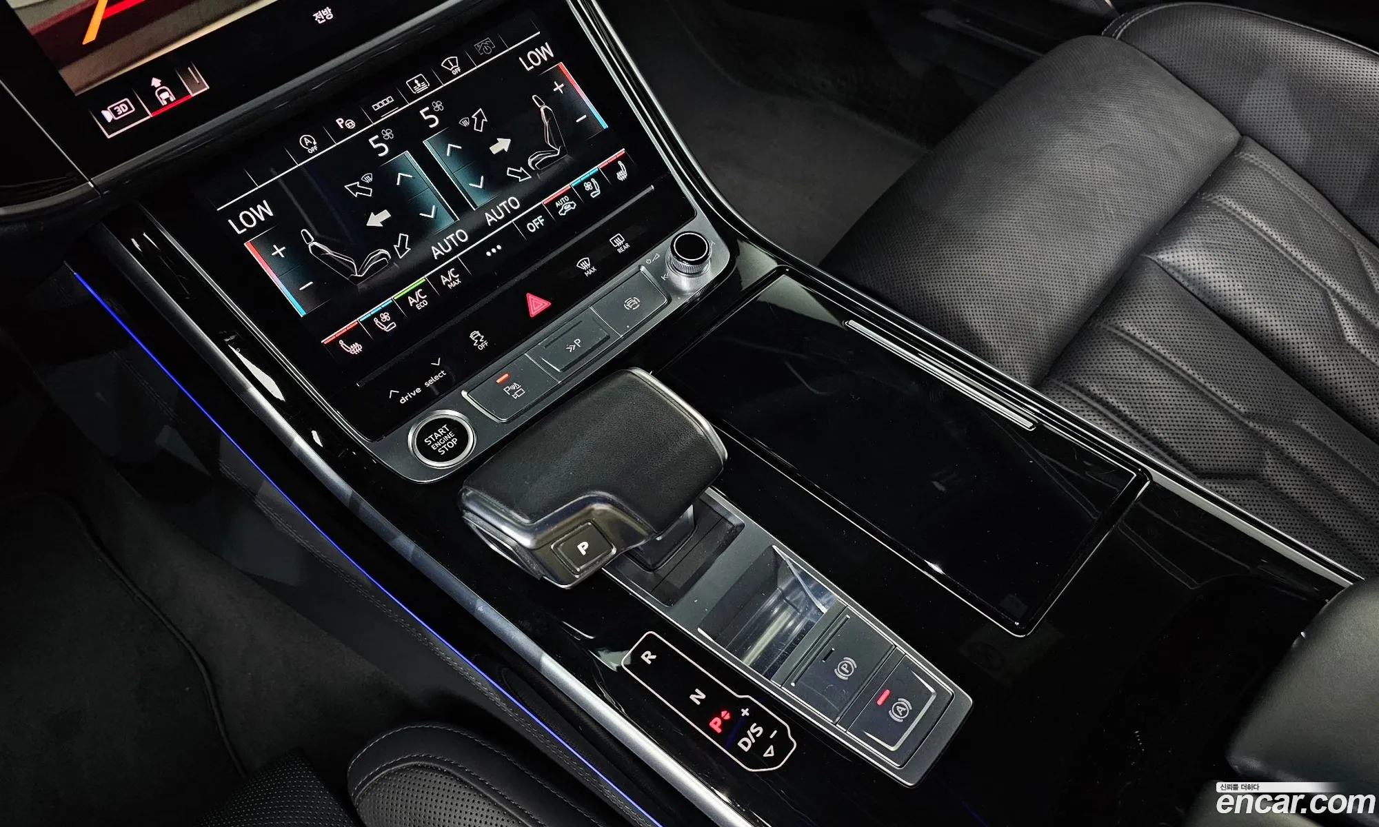 Audi A8 2021 WAUZZZF84MN032714 — 24