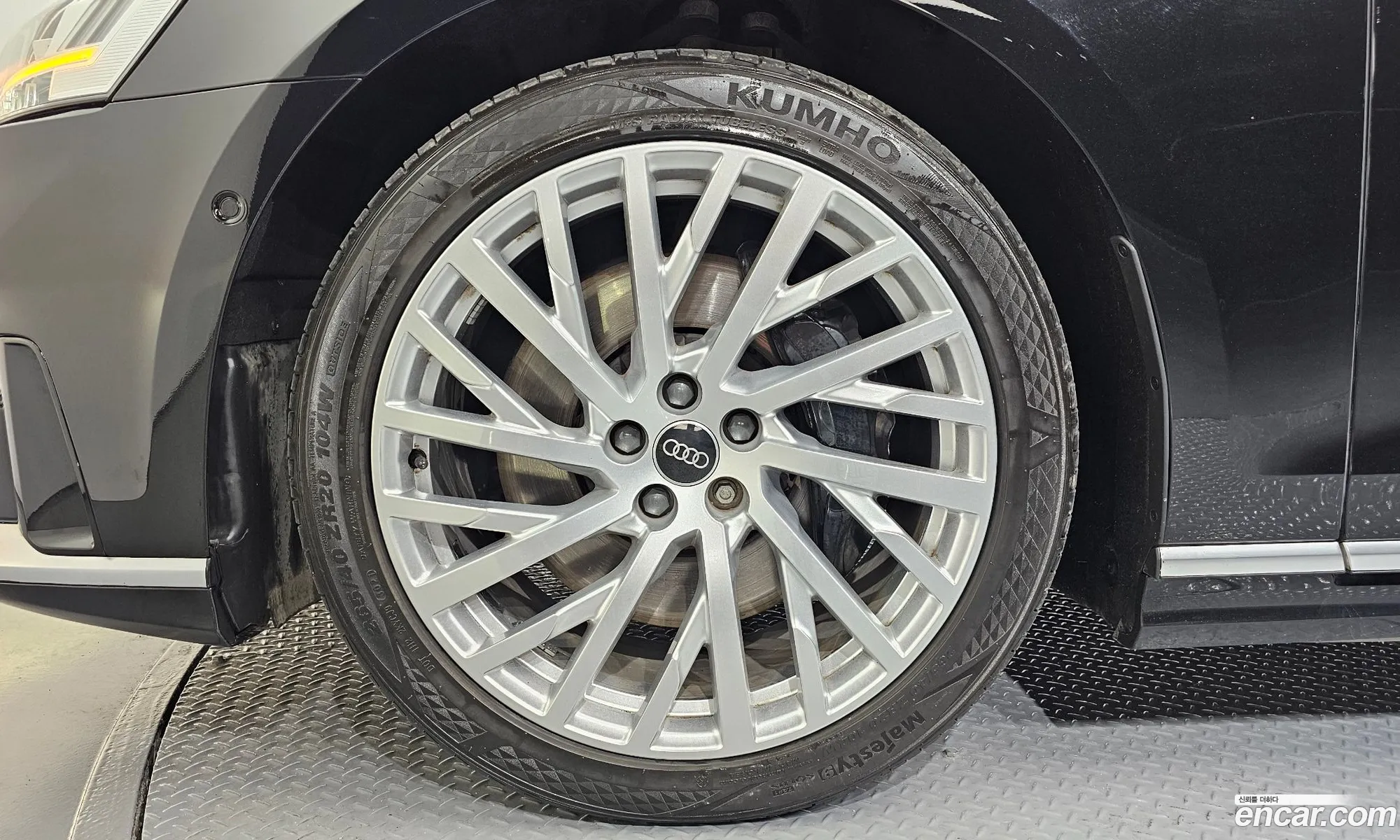 Audi A8 2021 WAUZZZF84MN032714 — 18