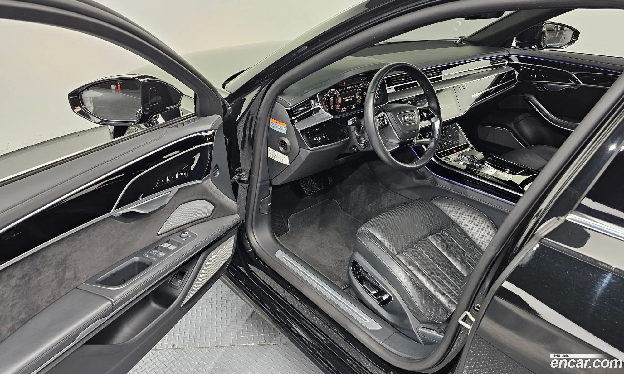 Audi A8 2021 WAUZZZF84MN032714 — 2