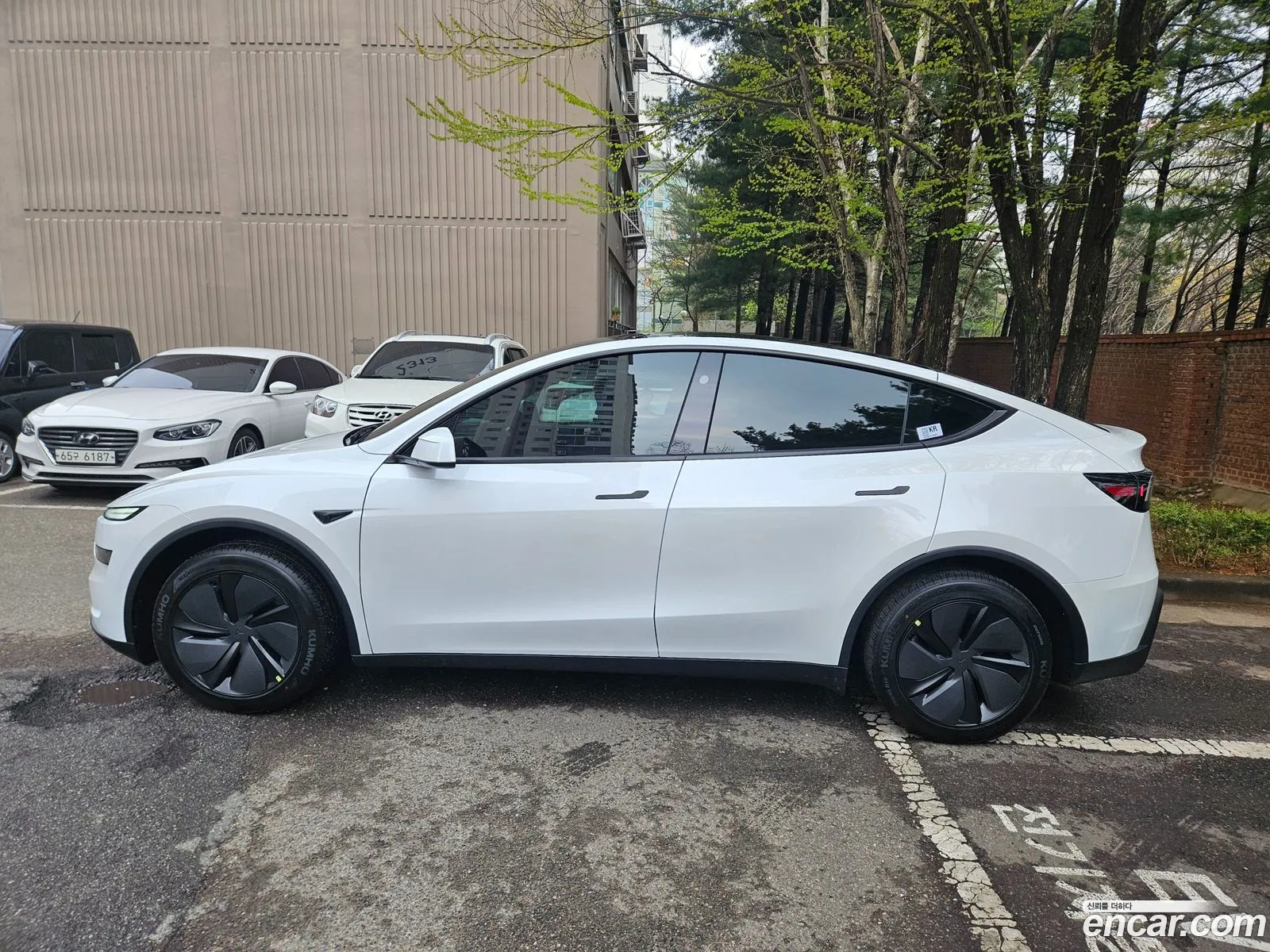 Tesla Model Y 2026 — 5