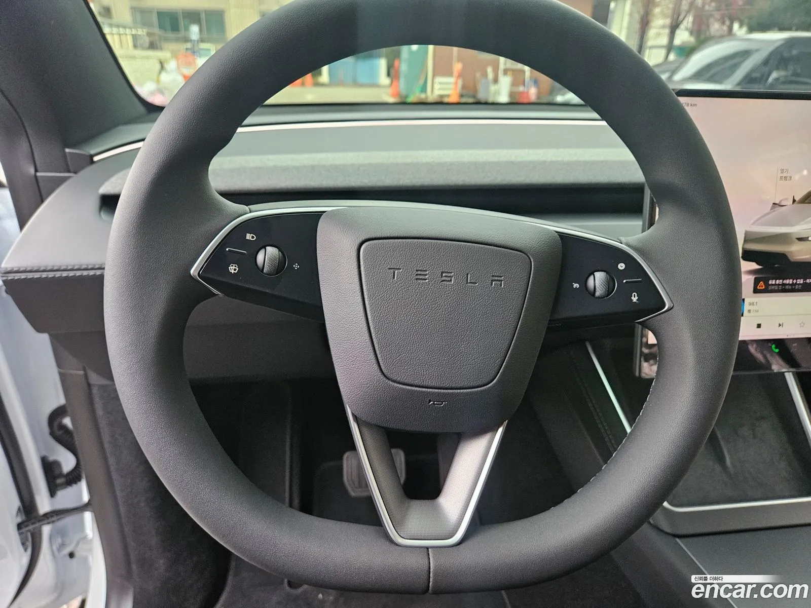 Tesla Model Y 2026 — 7