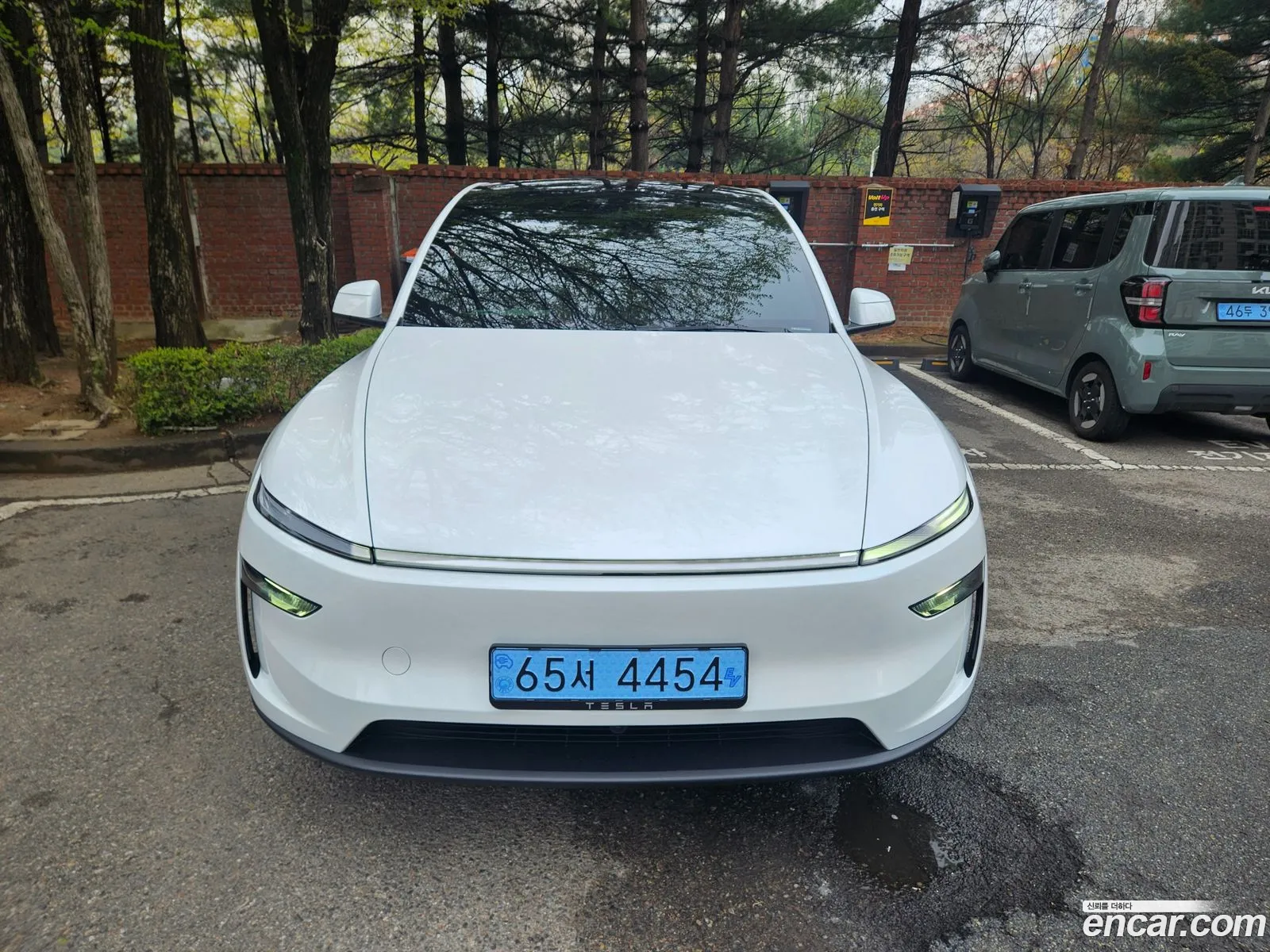 Tesla Model Y 2026 — 10