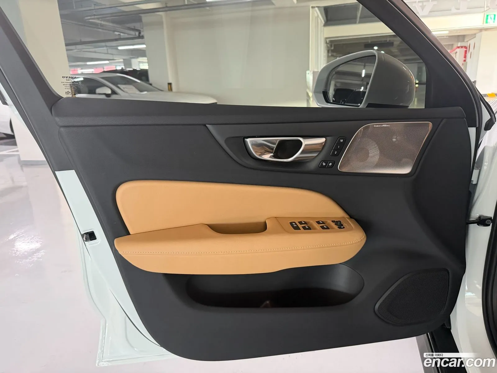 Volvo V60 Cross Country 2025 — 4